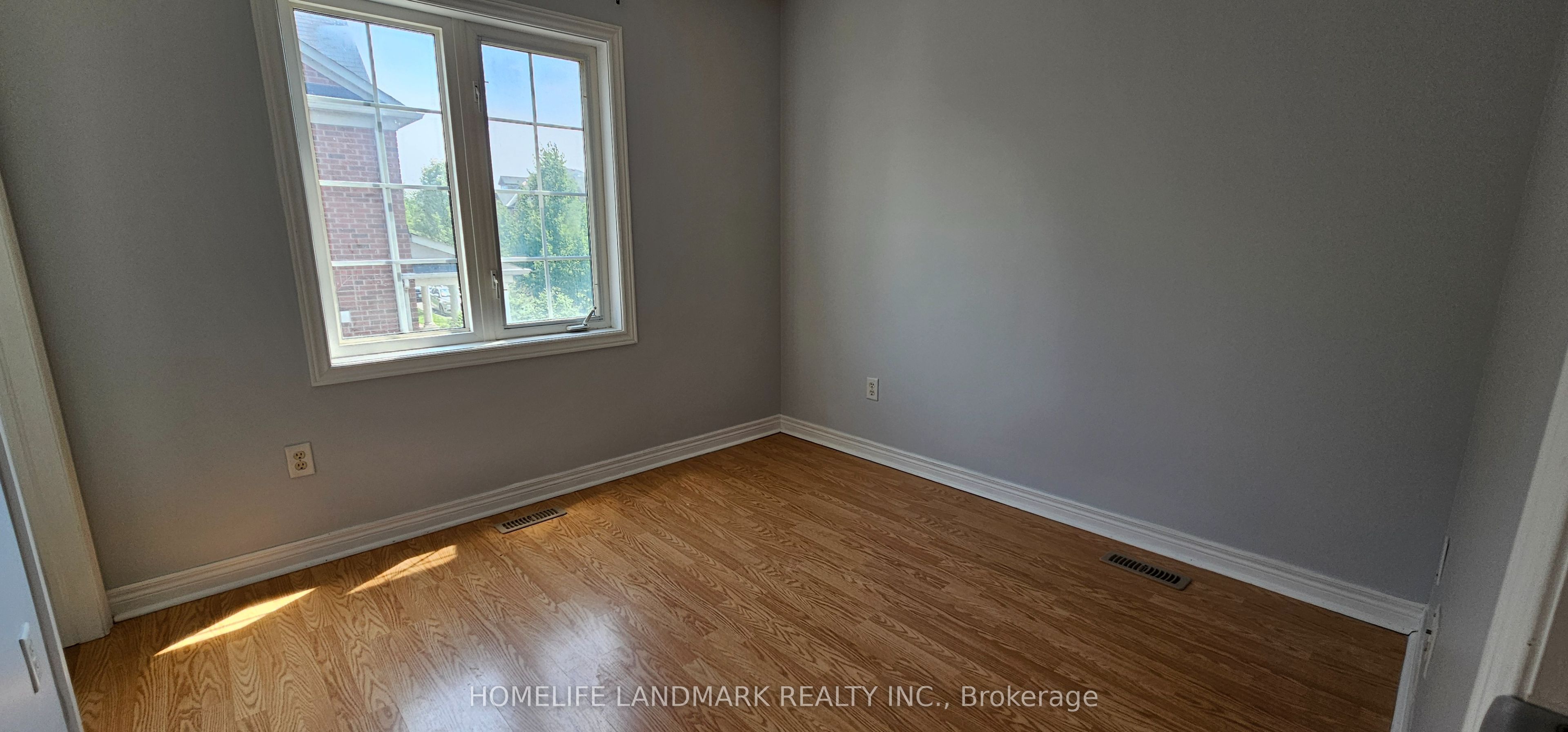 109 Northvale Road Coach Property Photo 6