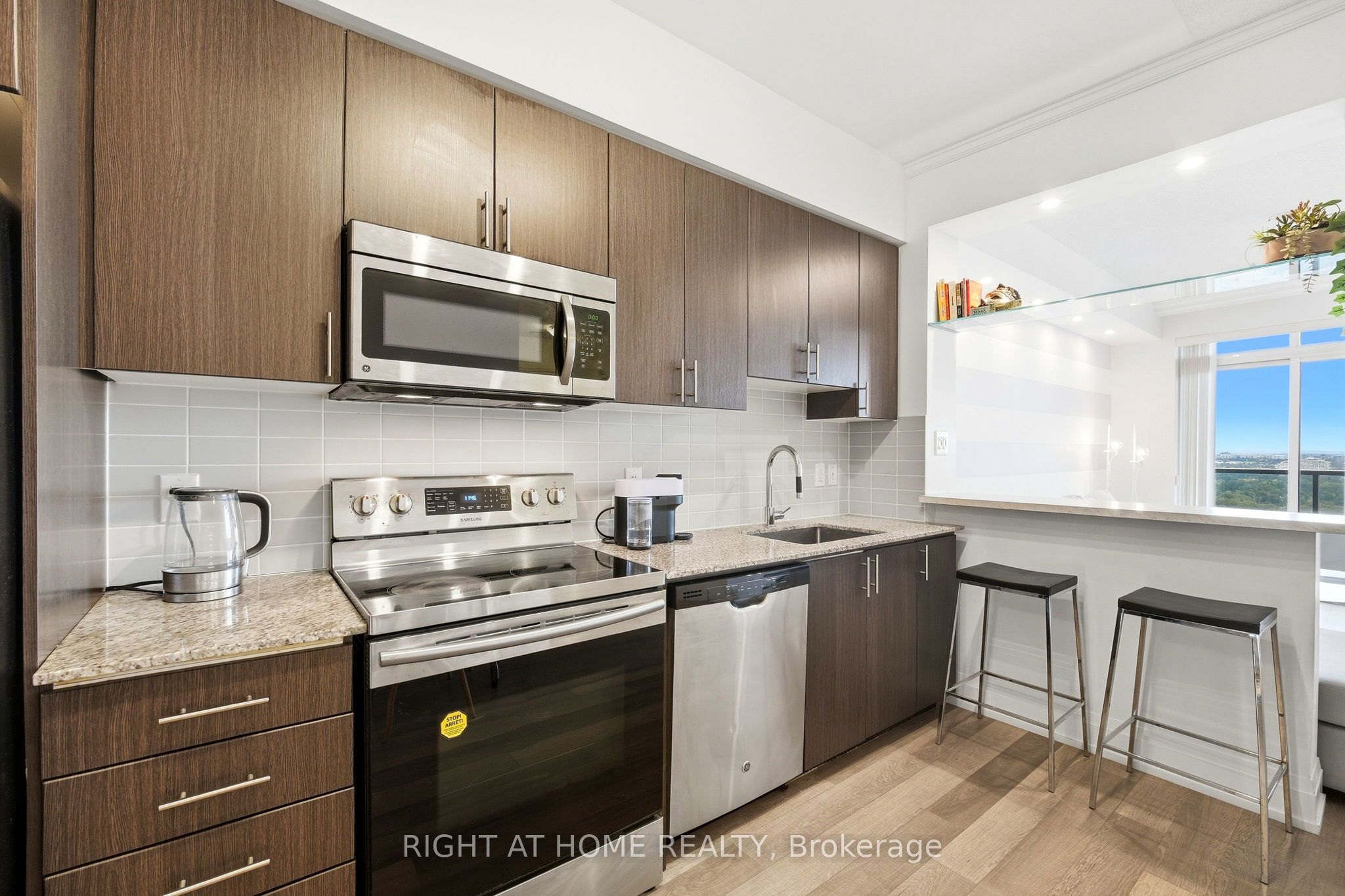 7171 Yonge Street 1702 Property Photo 13