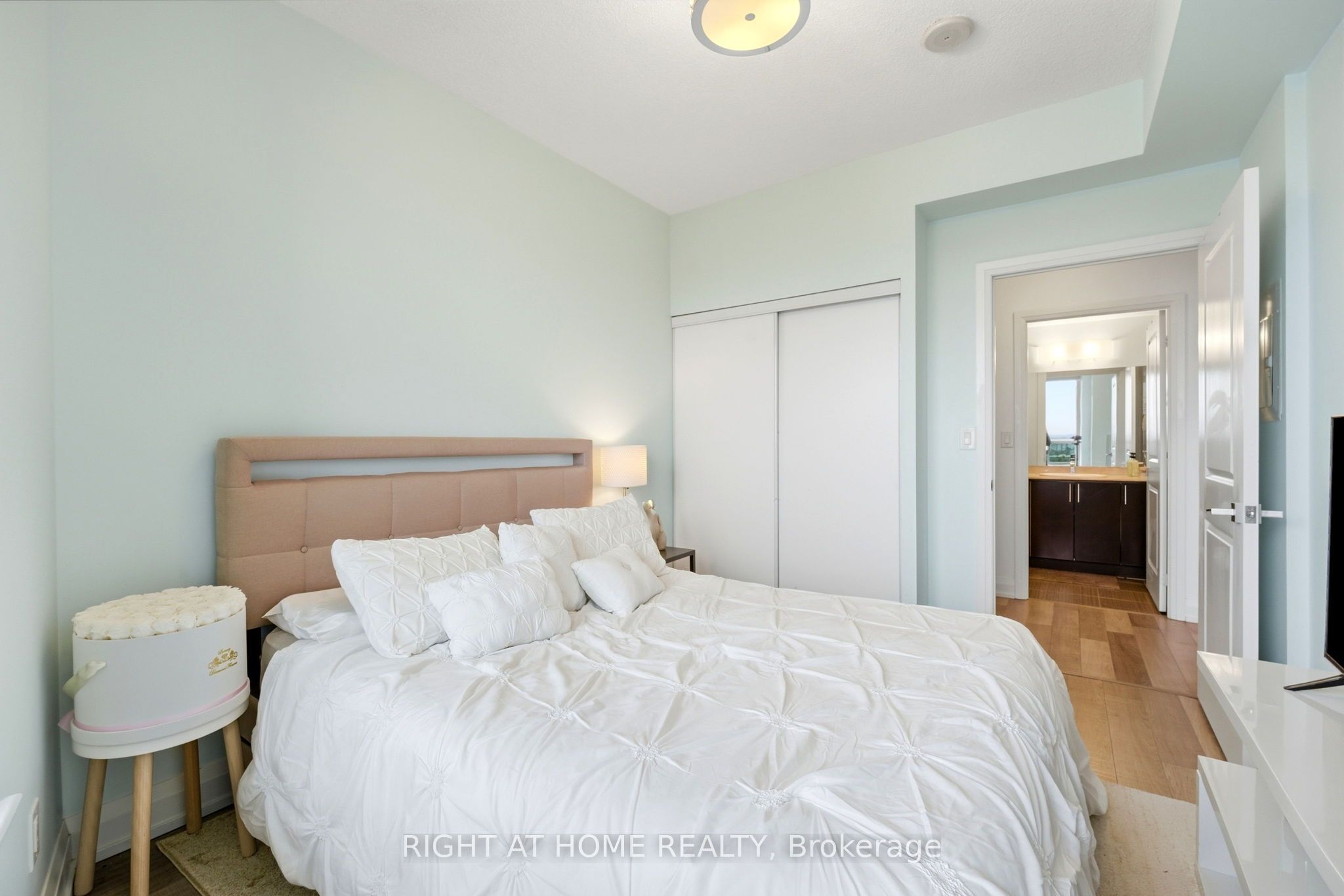 7171 Yonge Street 1702 Property Photo 16