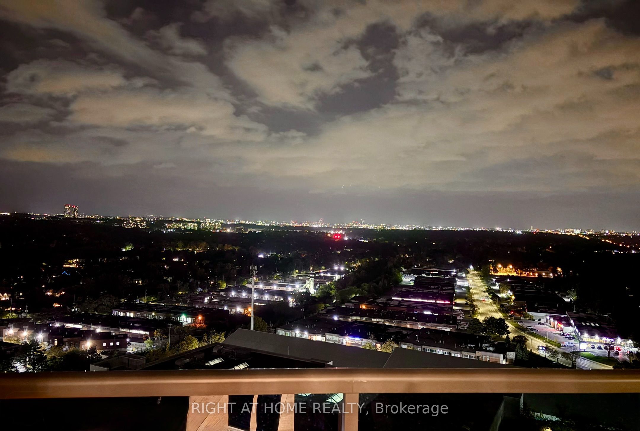 7171 Yonge Street 1702 Property Photo 23