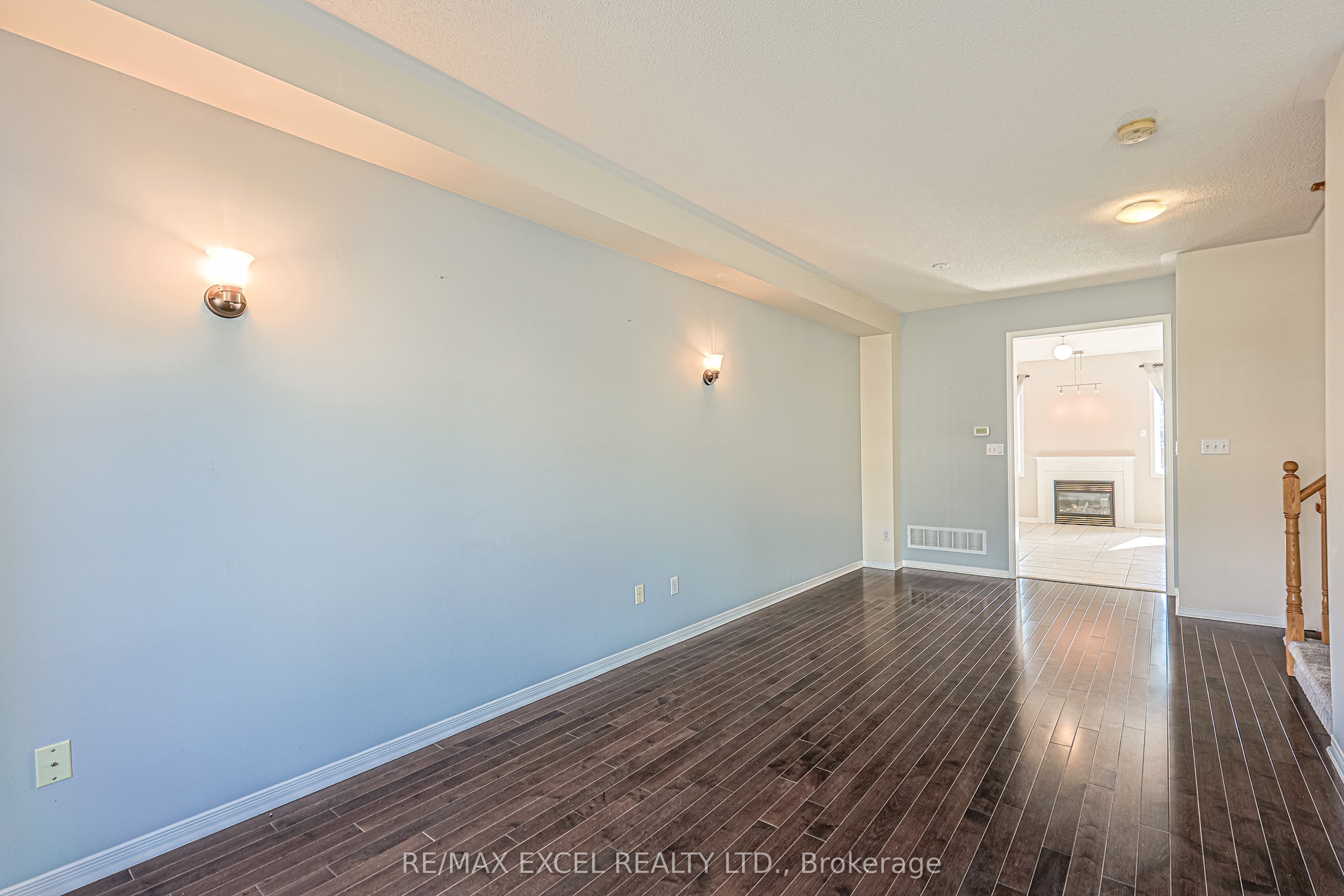 2383 Bur Oak Avenue Property Photo 4