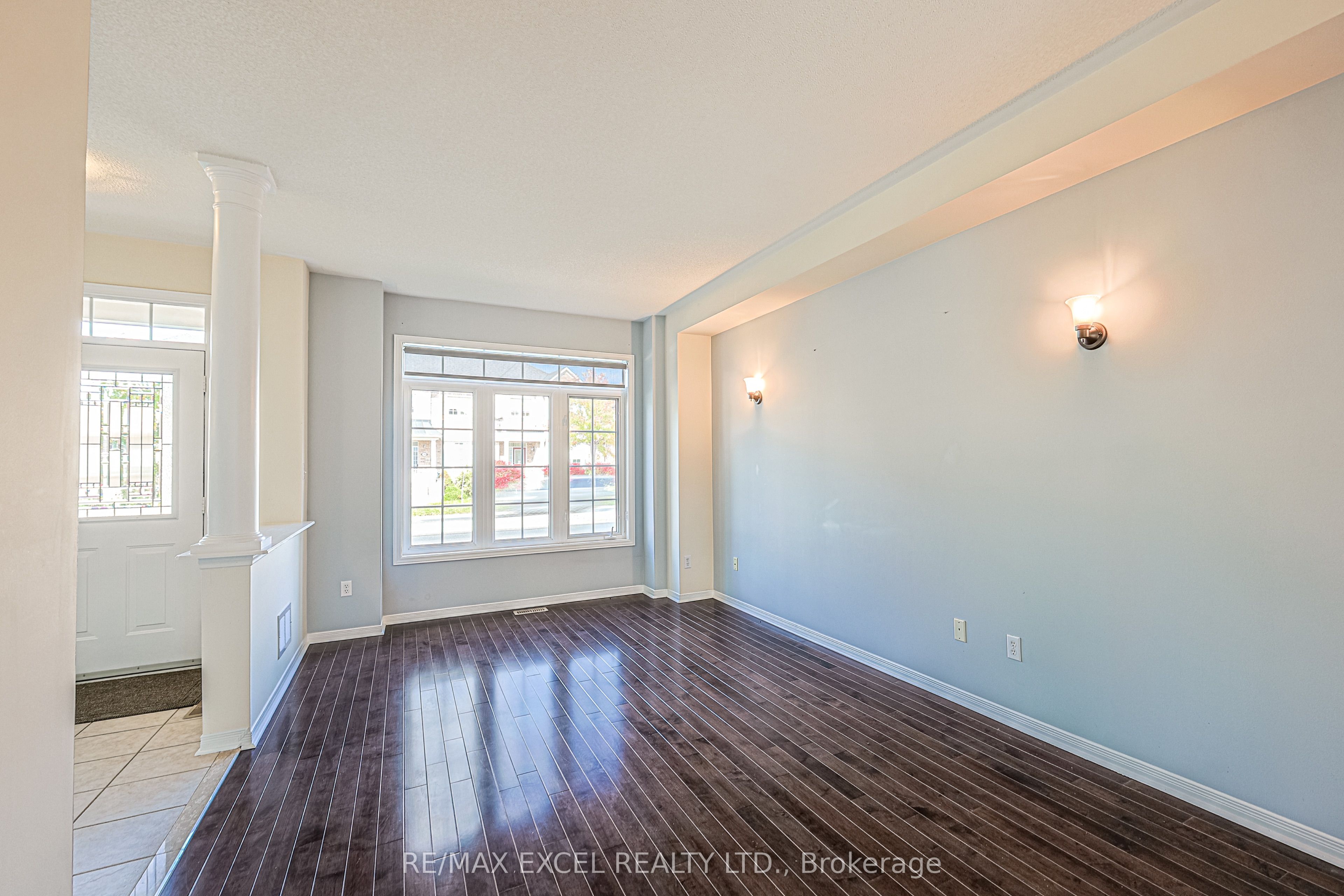 2383 Bur Oak Avenue Property Photo 5