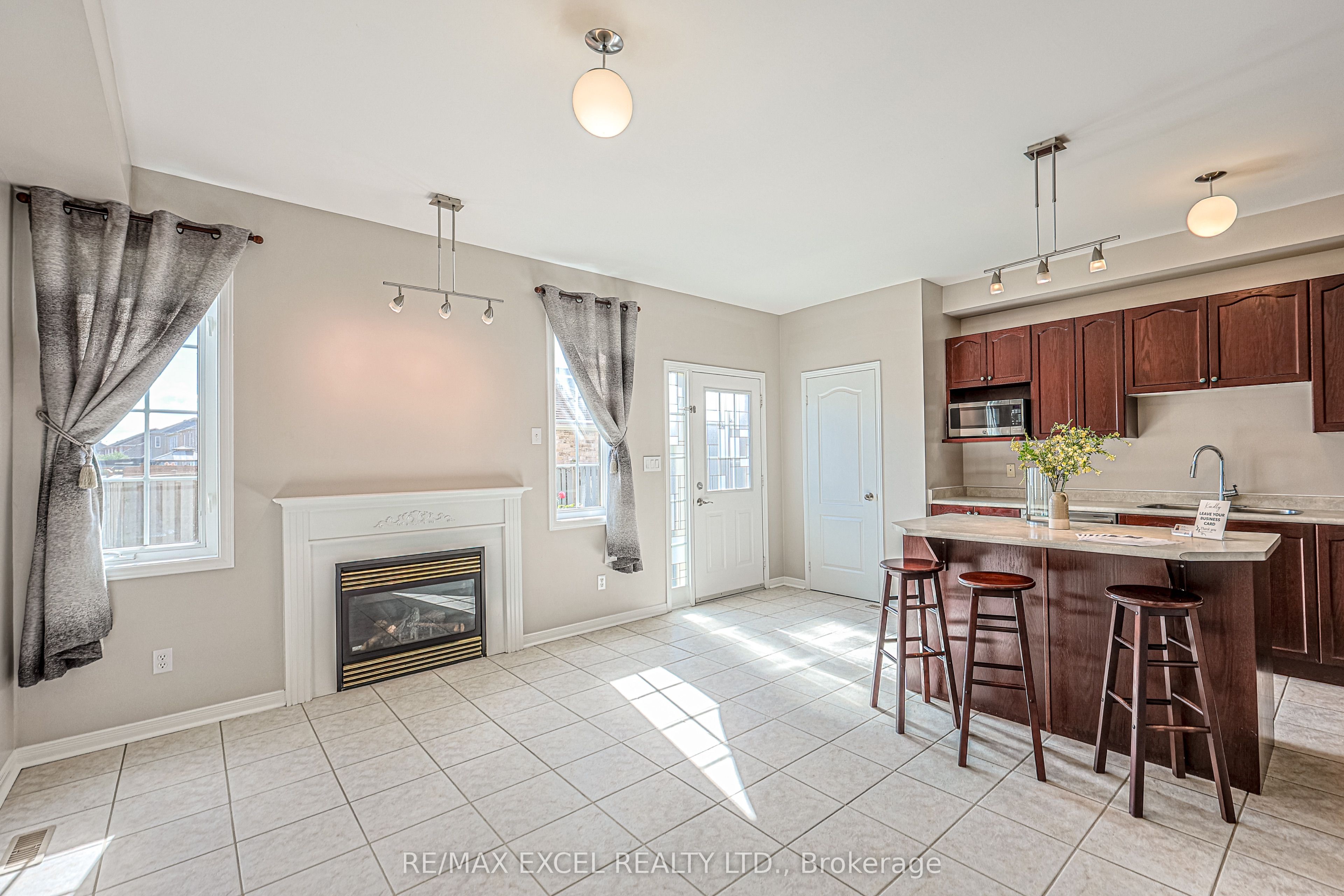 2383 Bur Oak Avenue Property Photo 6