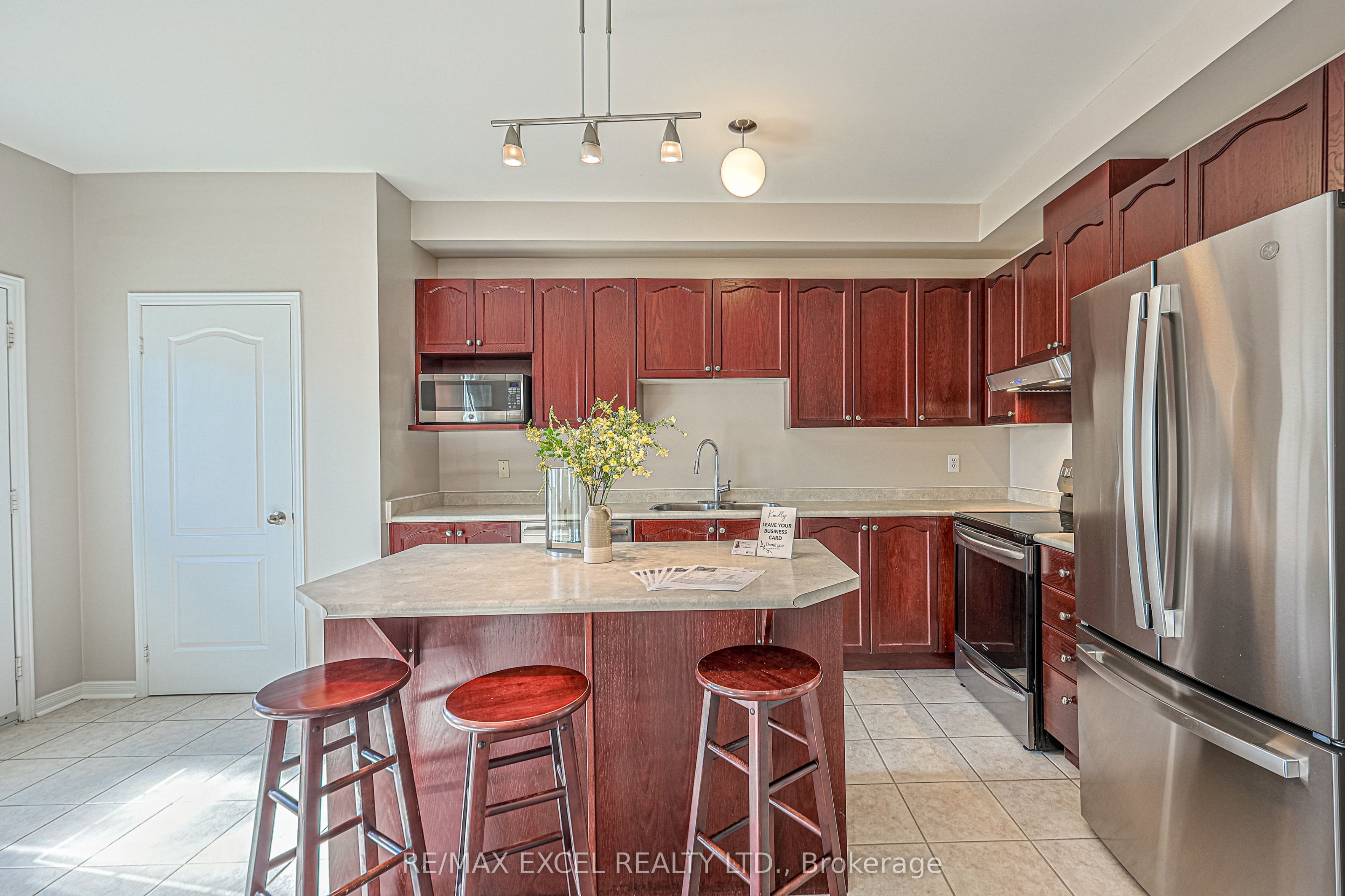 2383 Bur Oak Avenue Property Photo 9