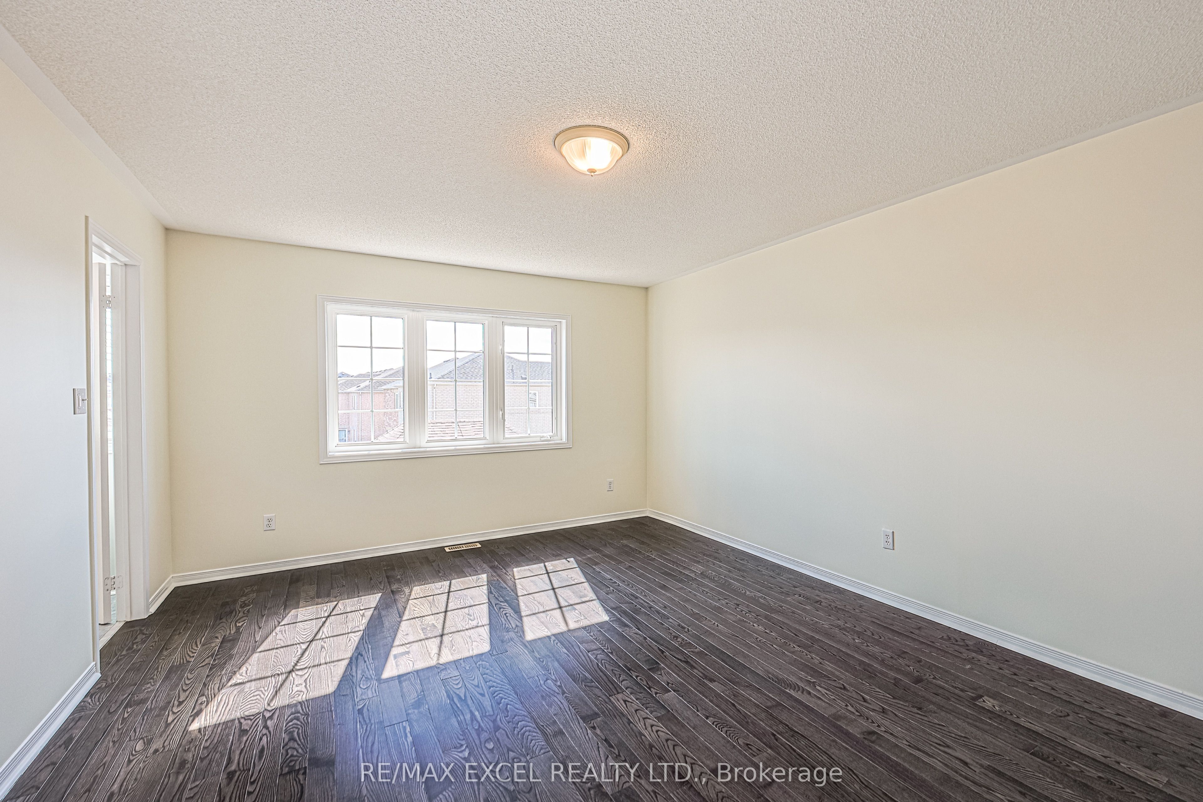 2383 Bur Oak Avenue Property Photo 10