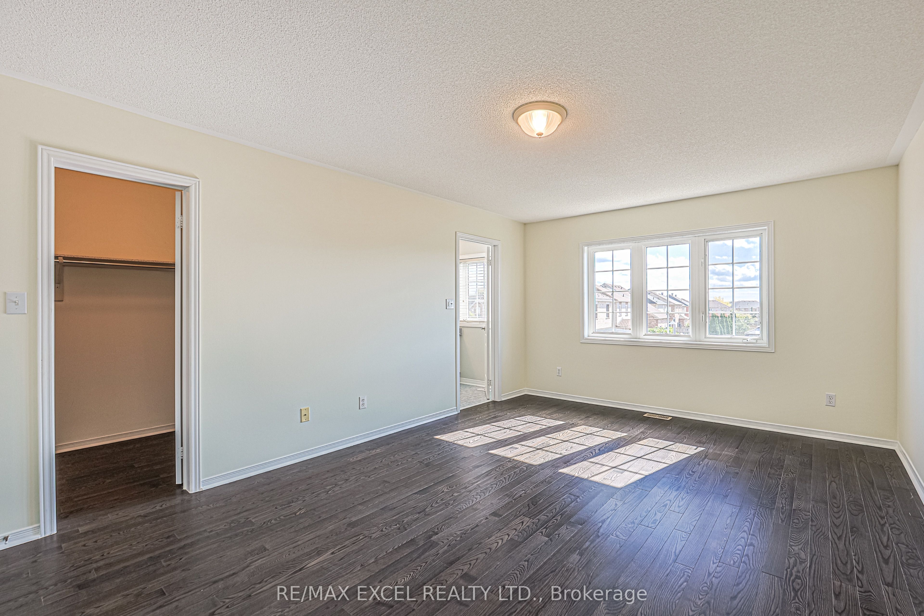 2383 Bur Oak Avenue Property Photo 12