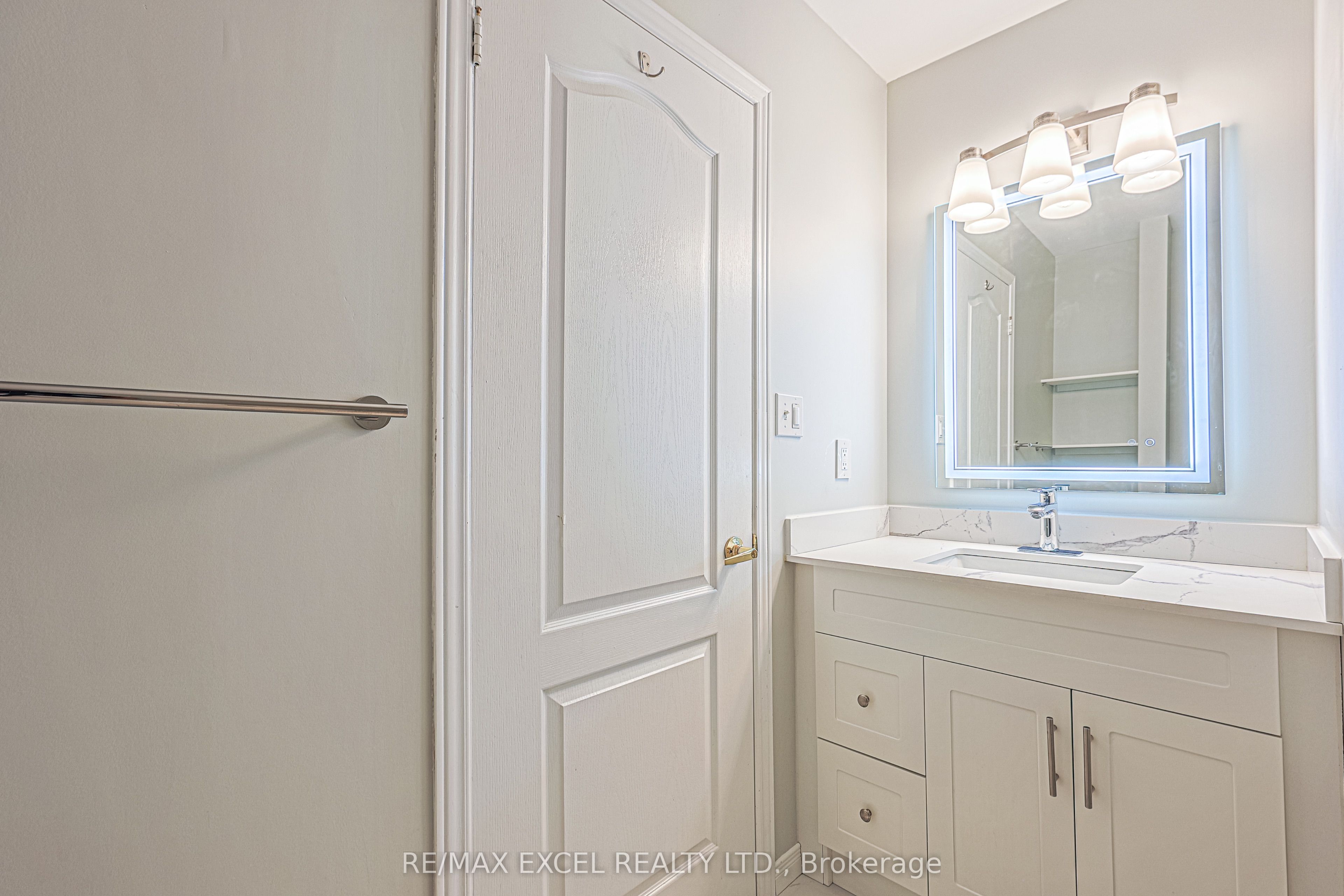 2383 Bur Oak Avenue Property Photo 16