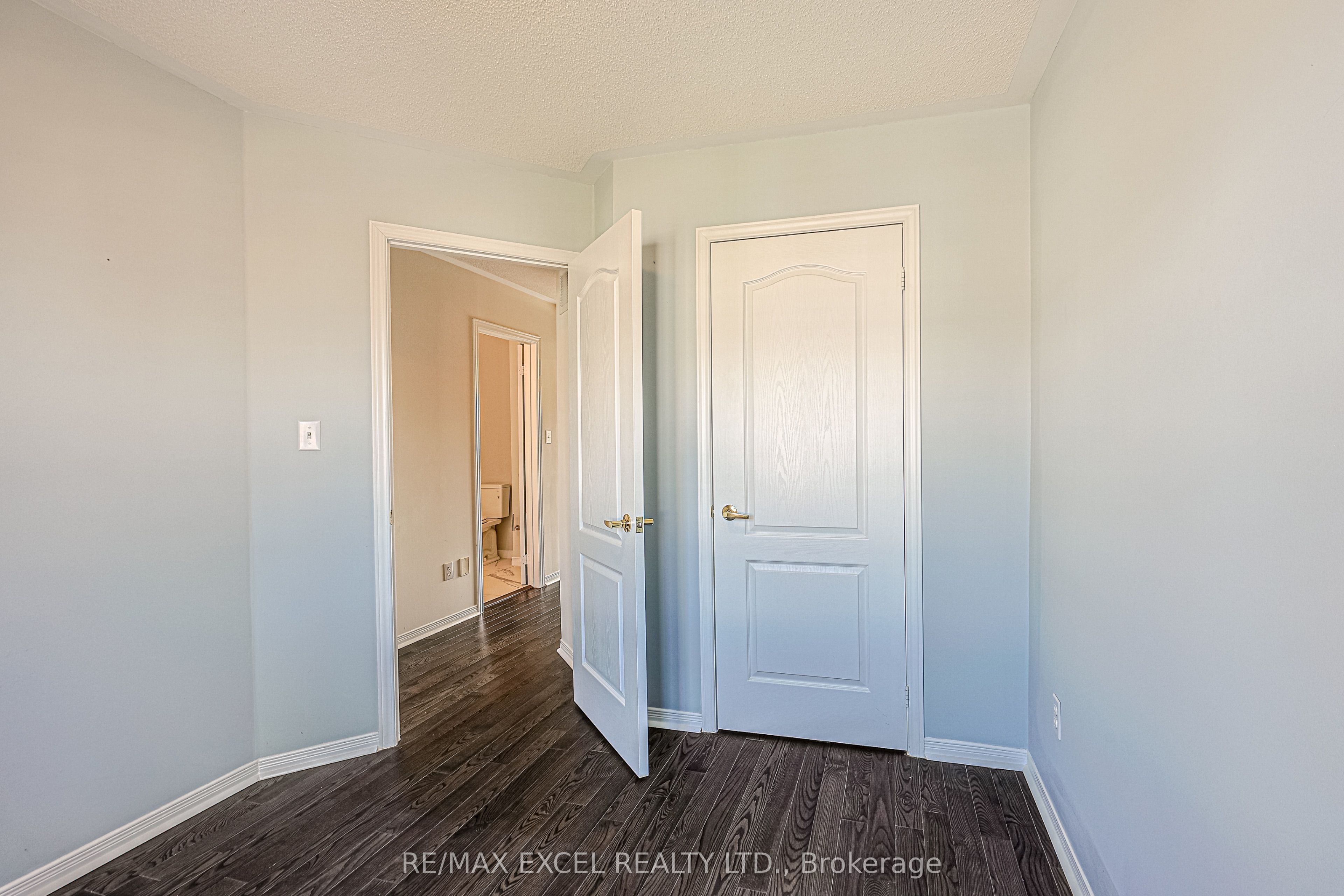 2383 Bur Oak Avenue Property Photo 19