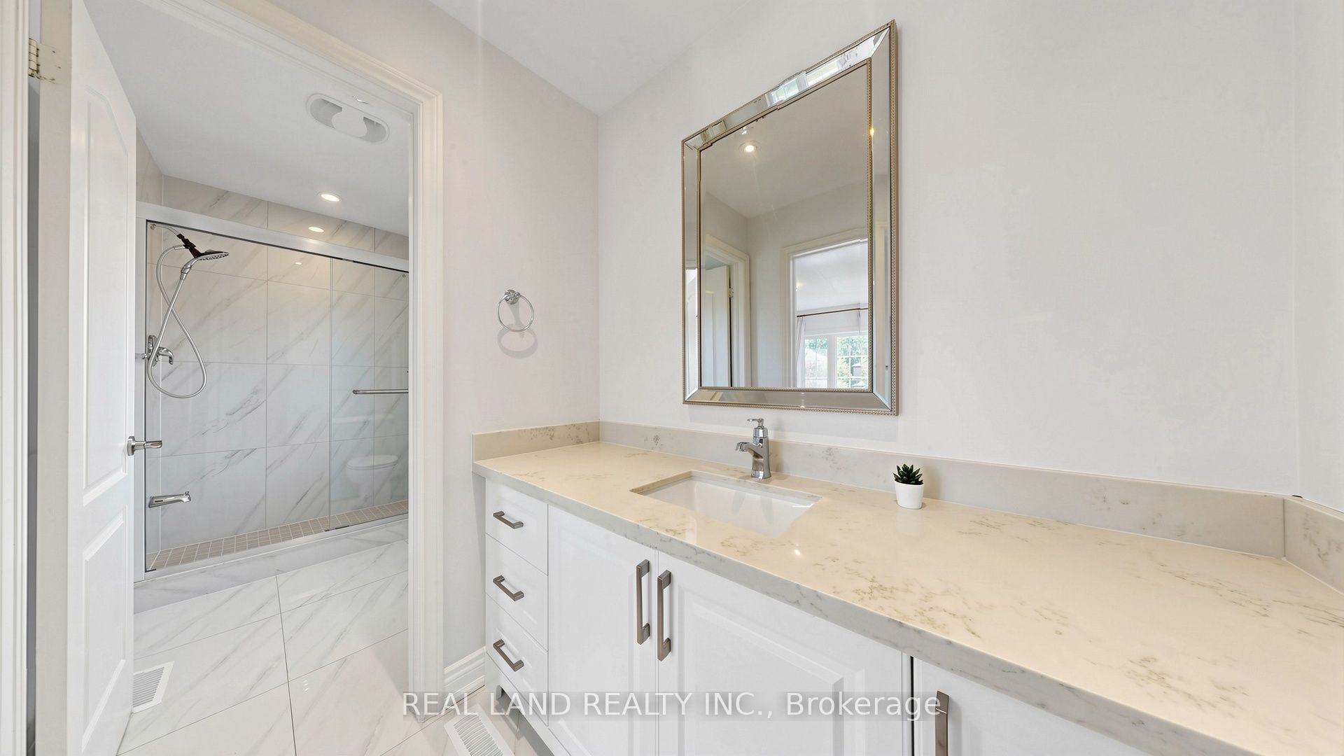 22 Ardwold Gate Property Photo 30