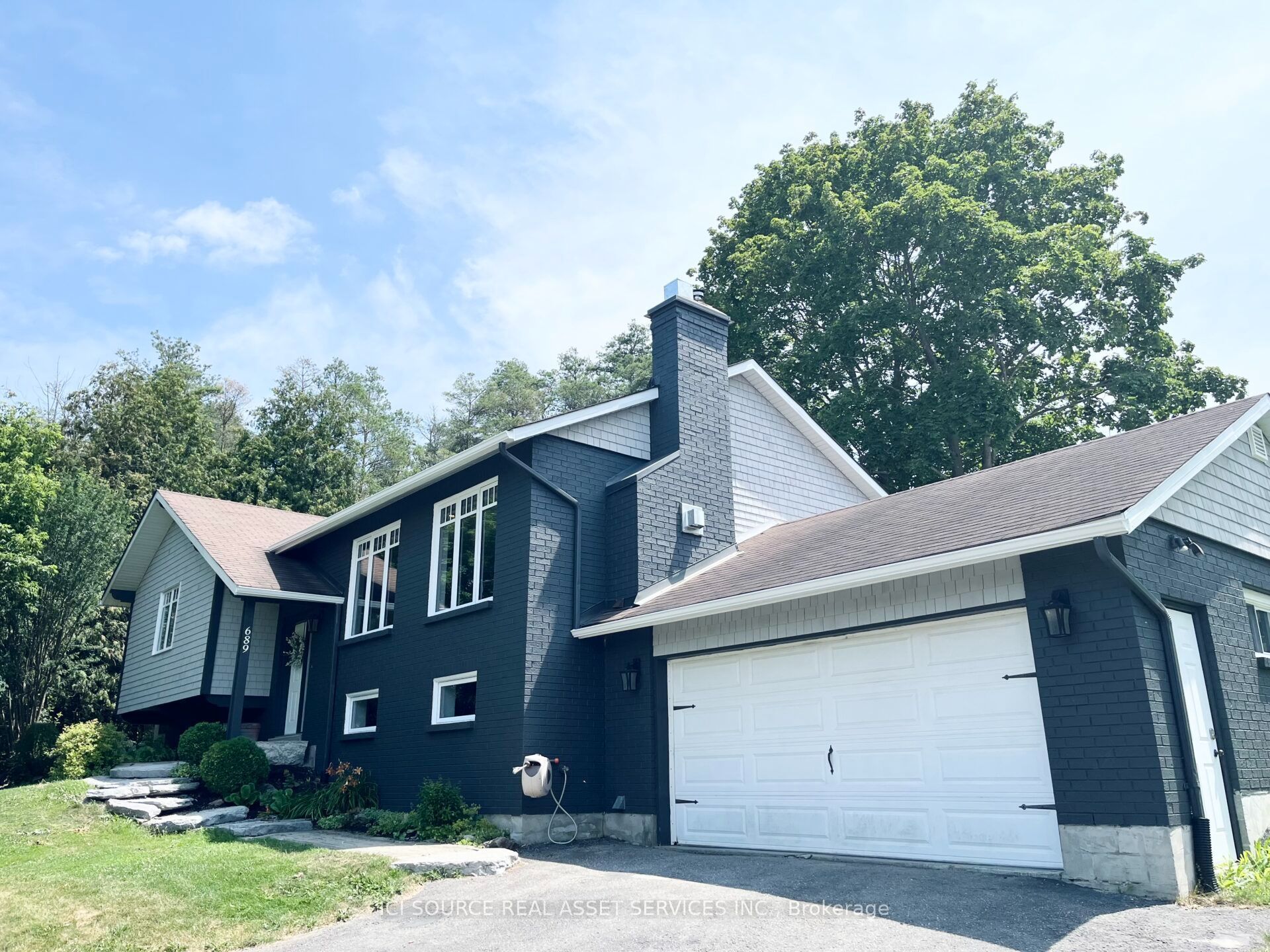 689 Ravenshoe Road Property Photo 1