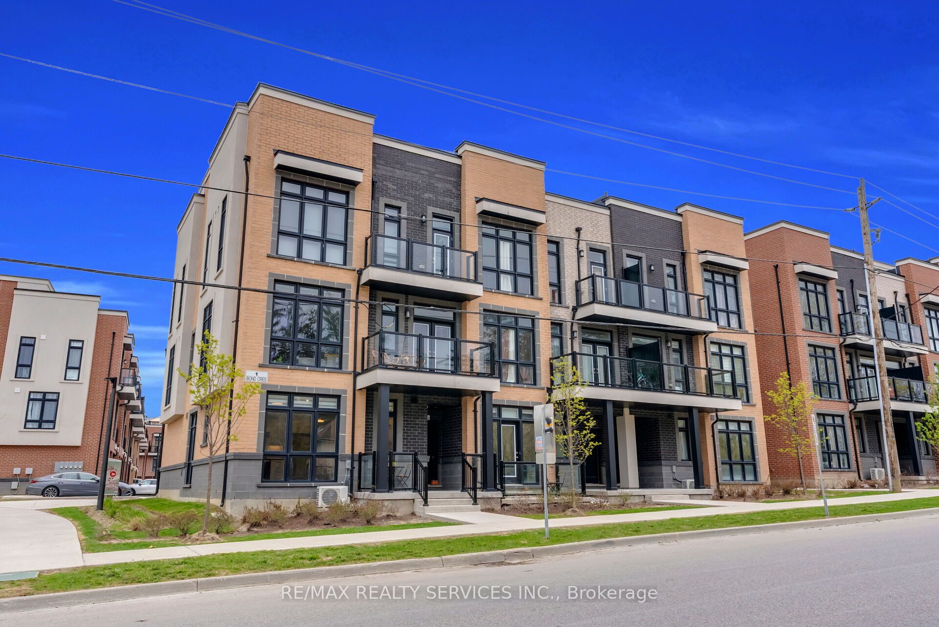 1 Bond Crescent 5 Property Photo 2