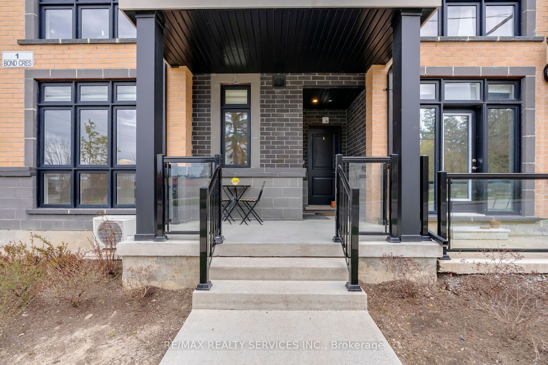 1 Bond Crescent 5 Property Photo 5