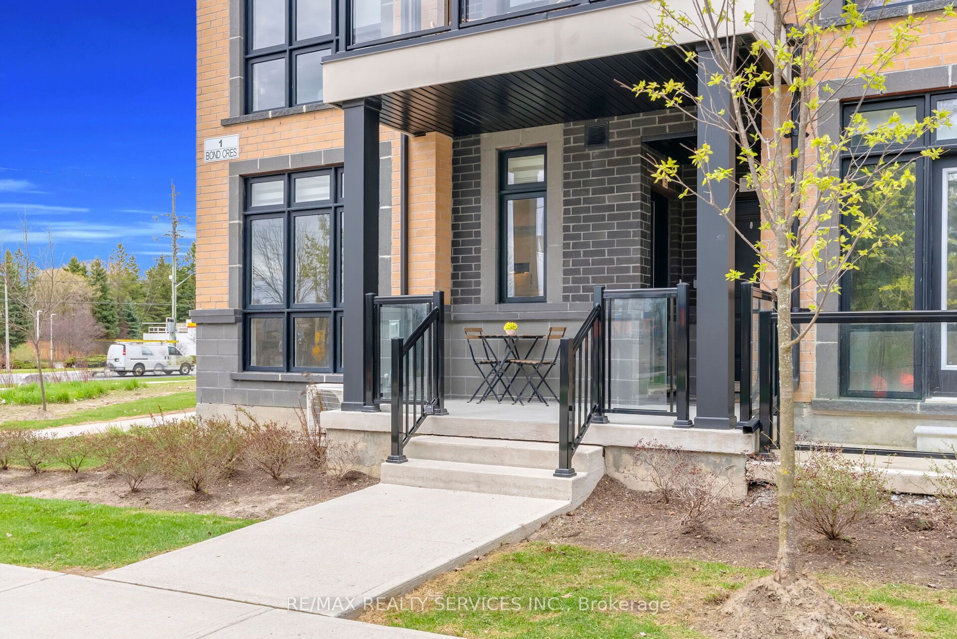 1 Bond Crescent 5 Property Photo 6