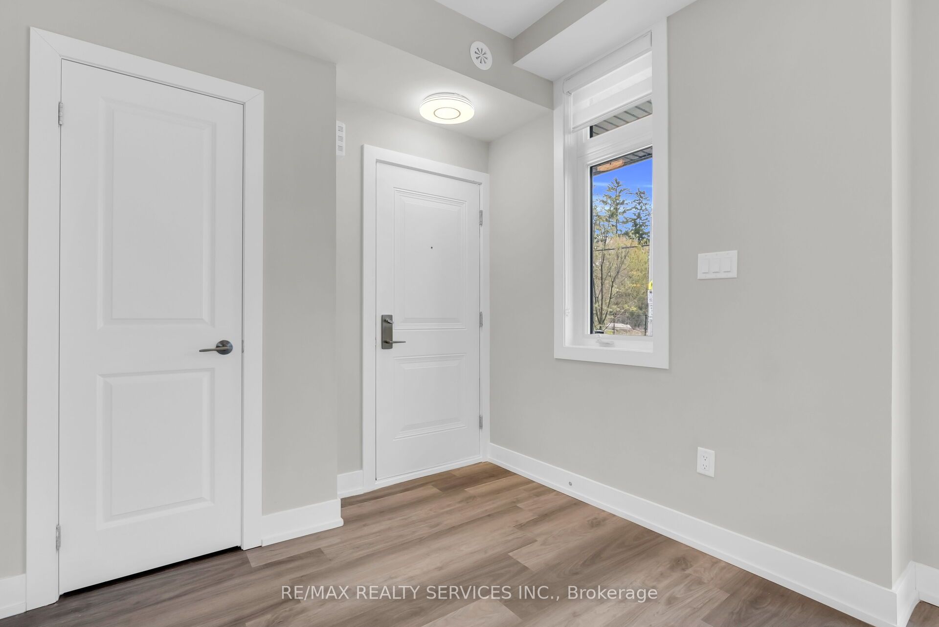 1 Bond Crescent 5 Property Photo 11