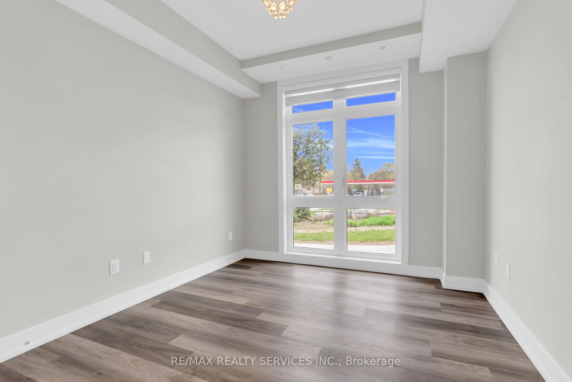 1 Bond Crescent 5 Property Photo 28
