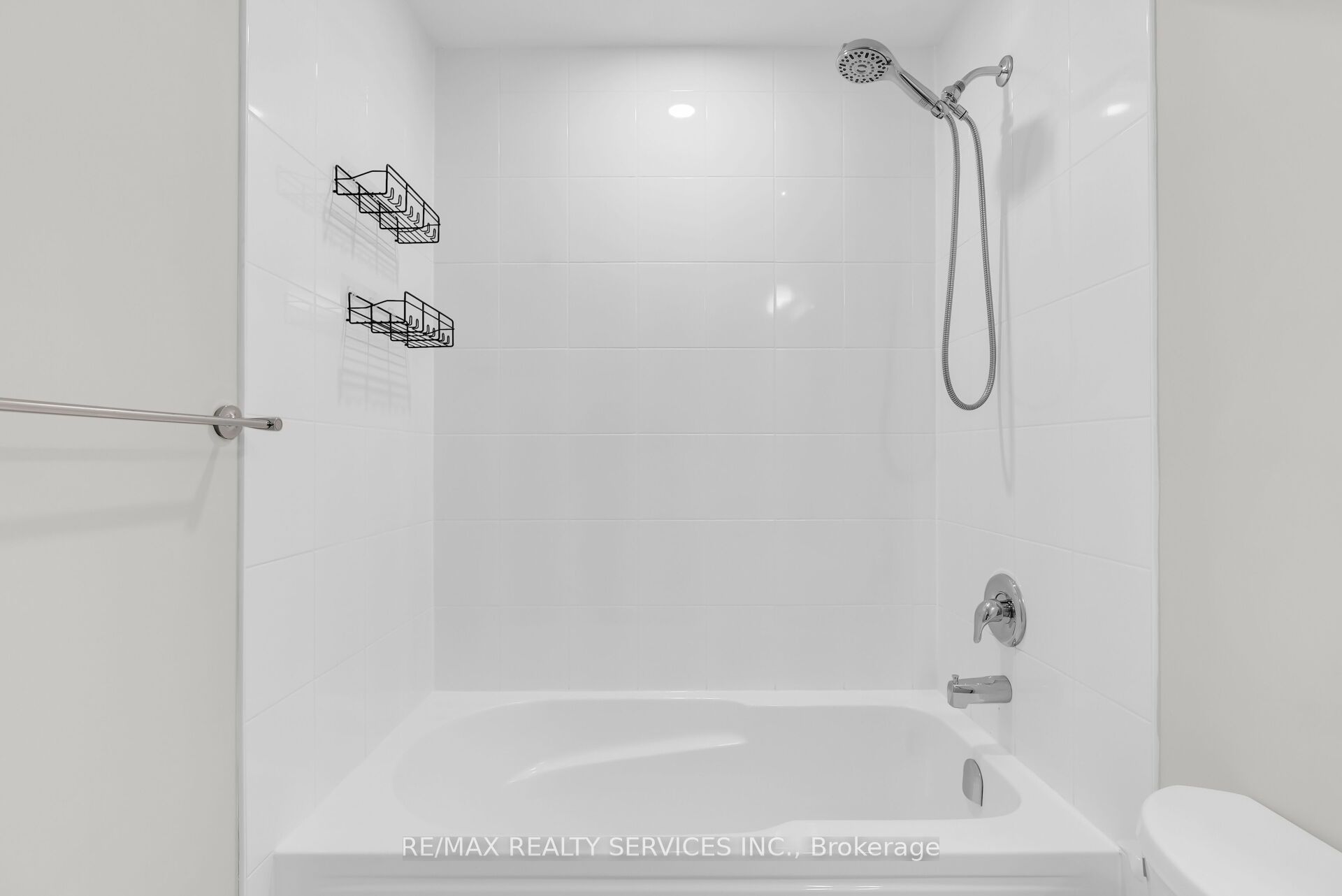 1 Bond Crescent 5 Property Photo 32