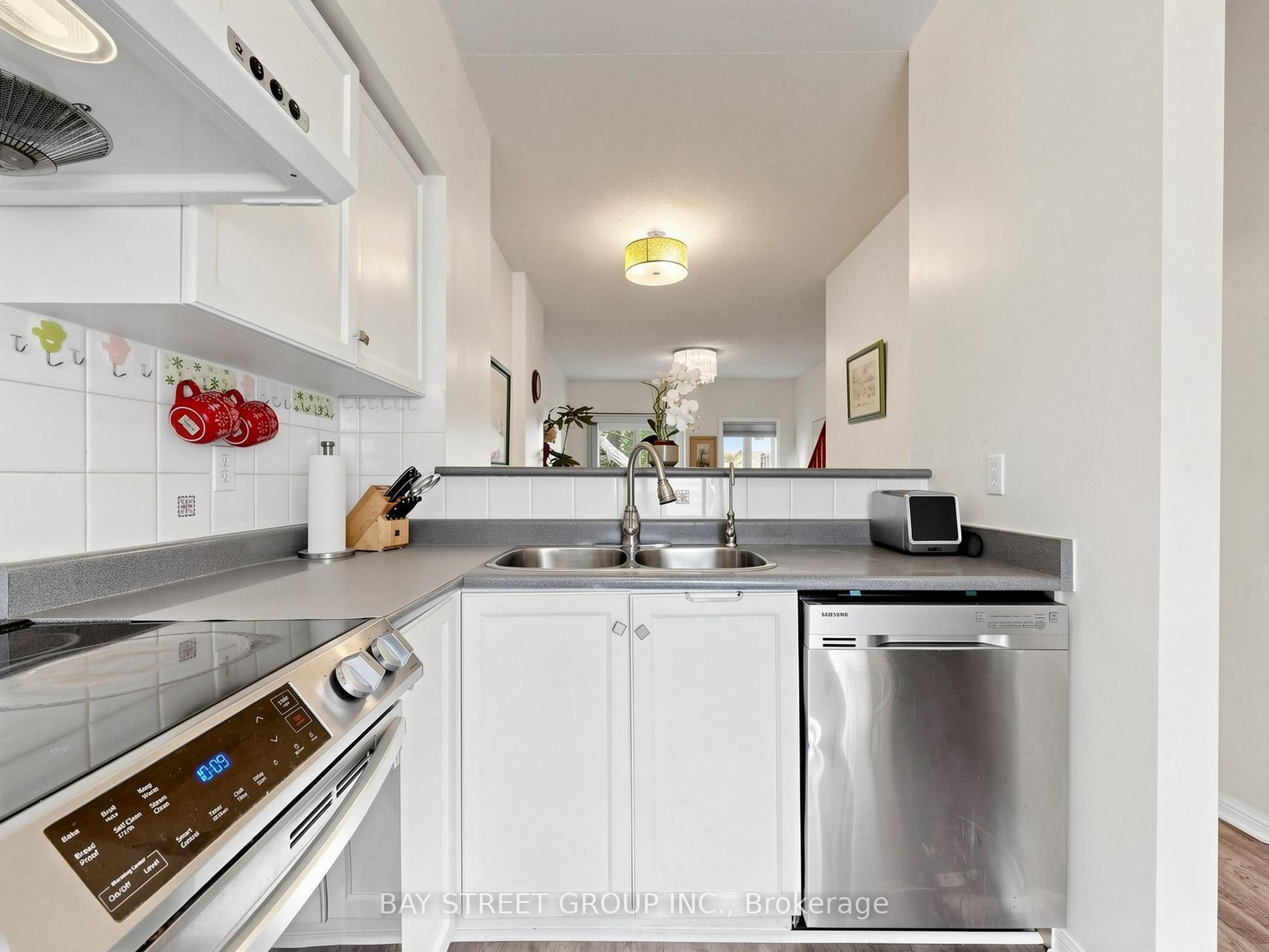 4 St Moritz Way 2 Property Photo 11