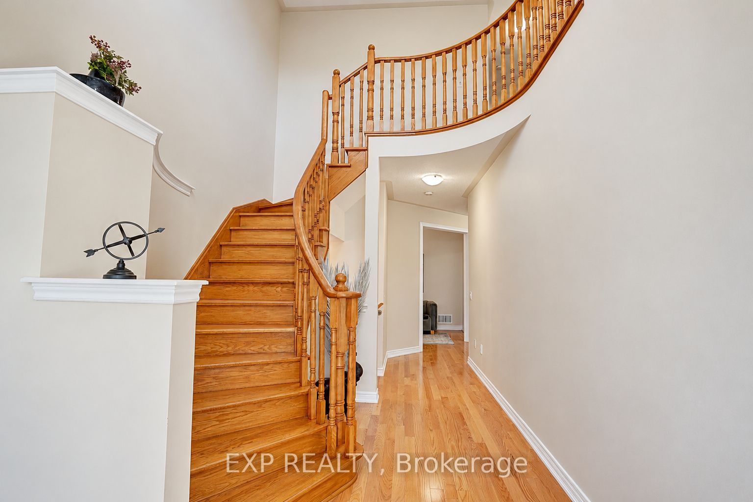 240 Aspenwood Drive Property Photo 4
