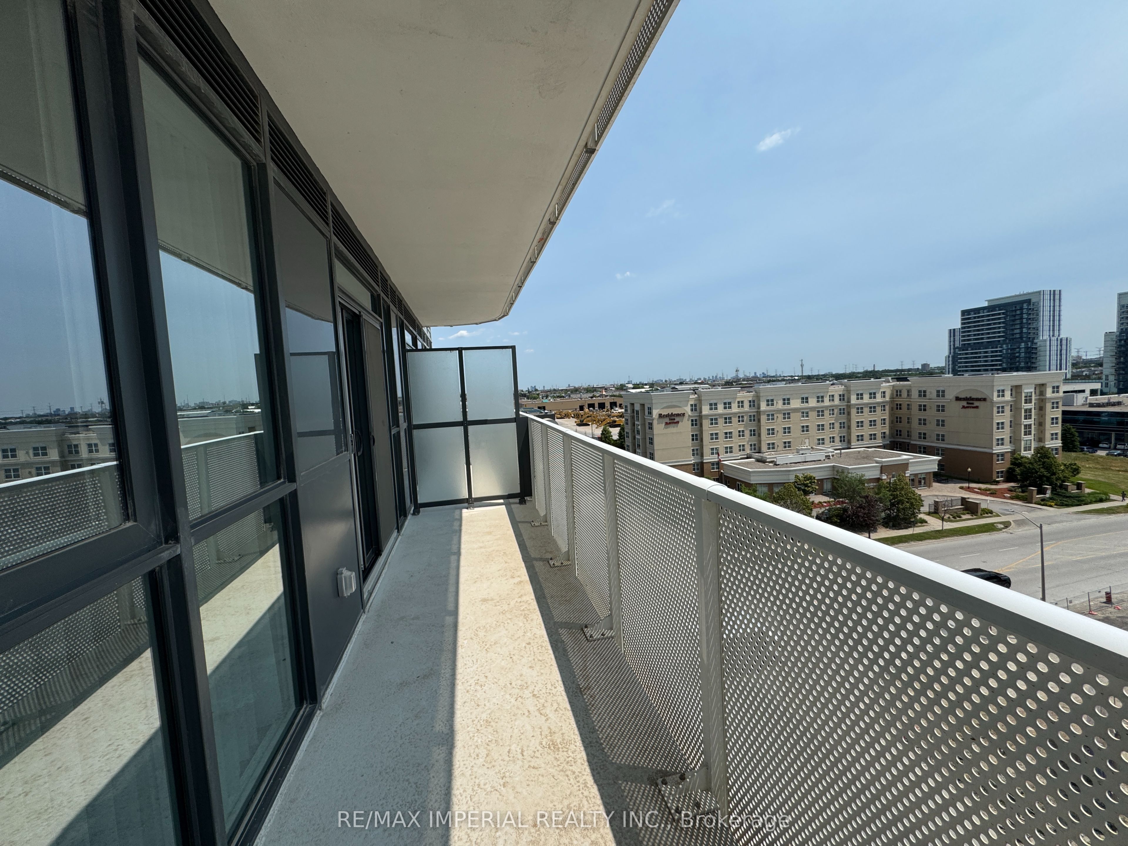 28 Interchange Way 811 Property Photo 18