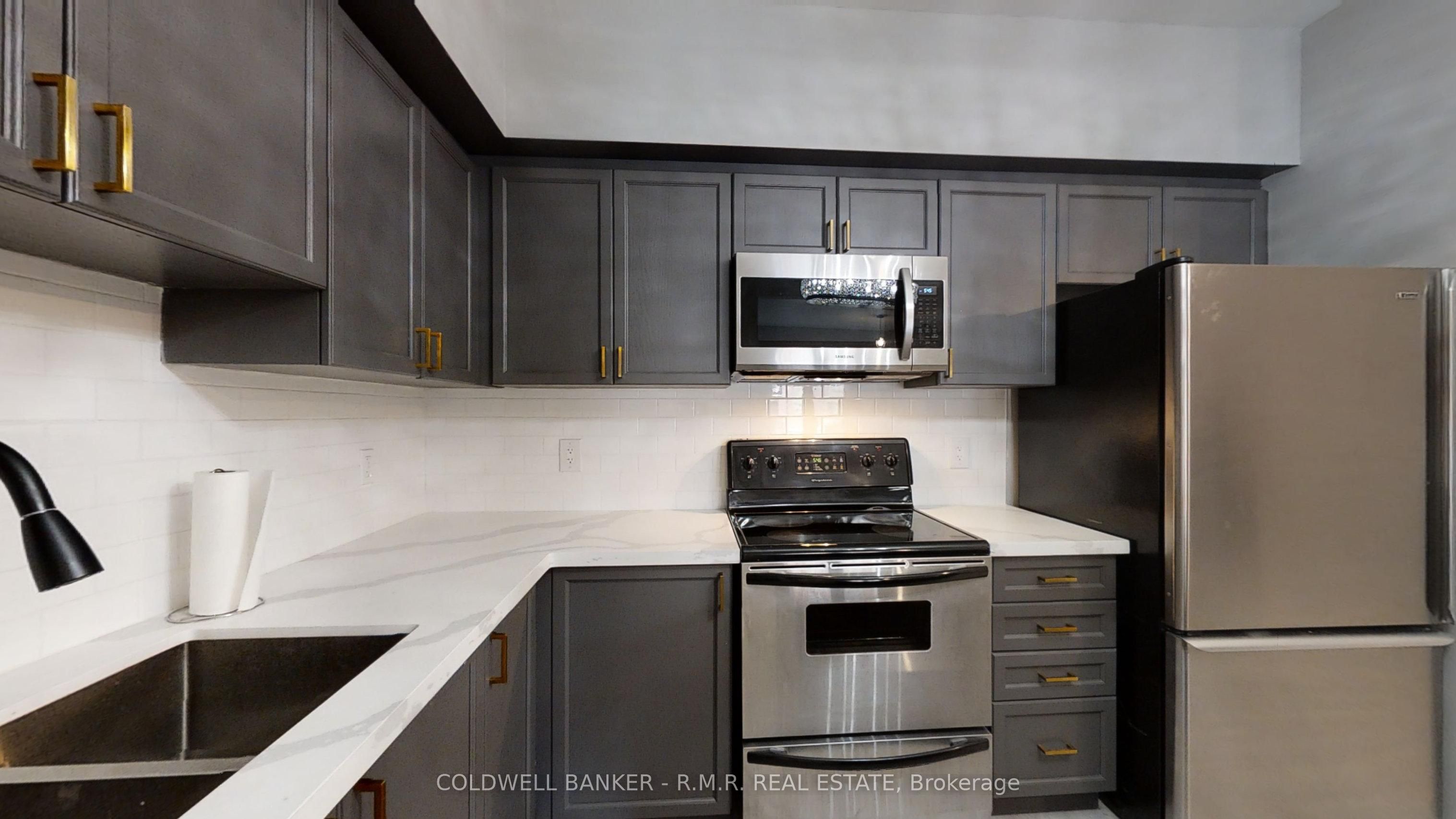 157 Wellington Street E 103 Property Photo 2
