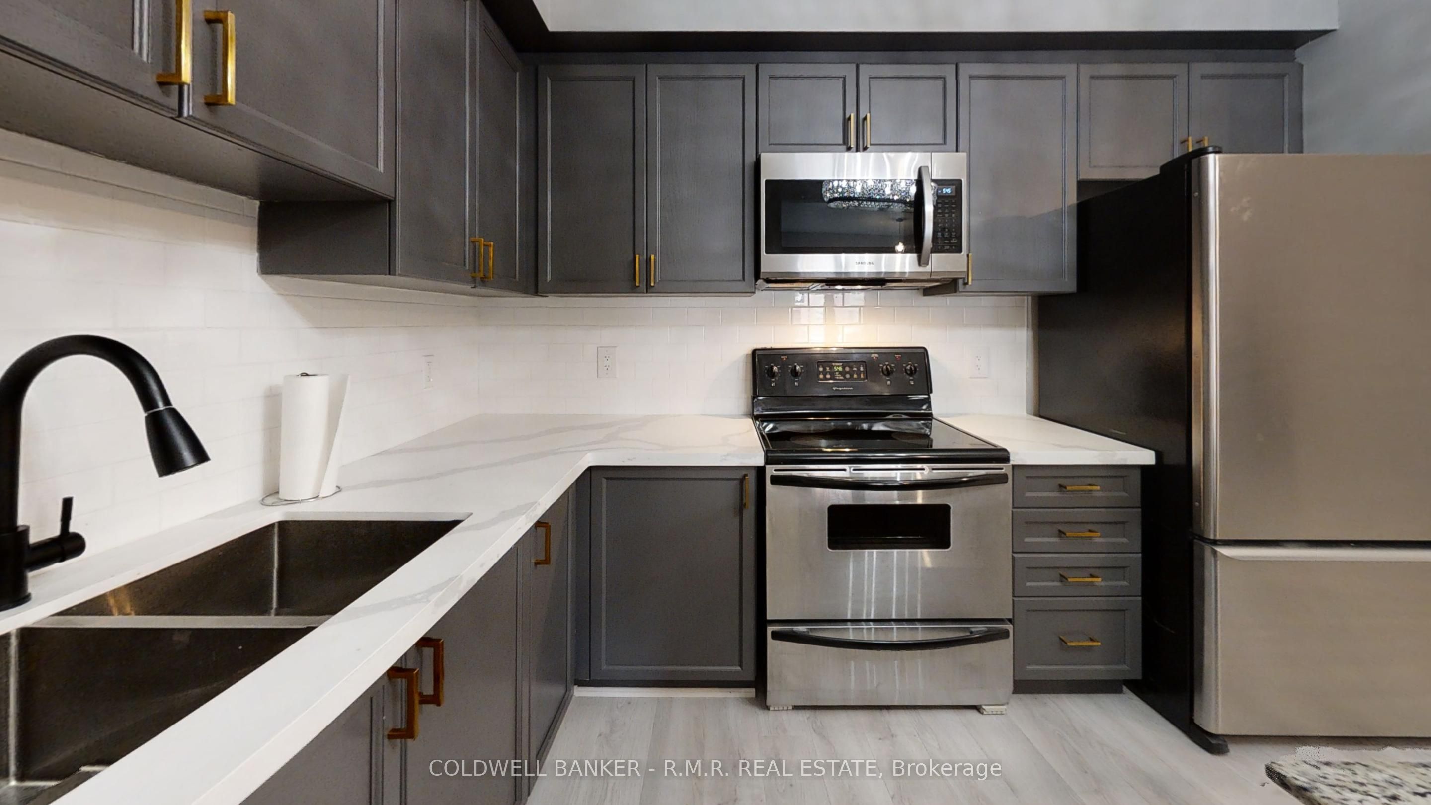 157 Wellington Street E 103 Property Photo 44
