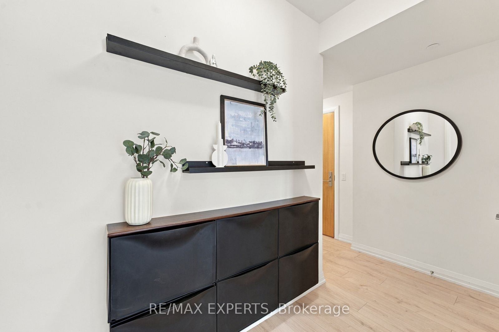 8960 Jane Street 224 Property Photo 6