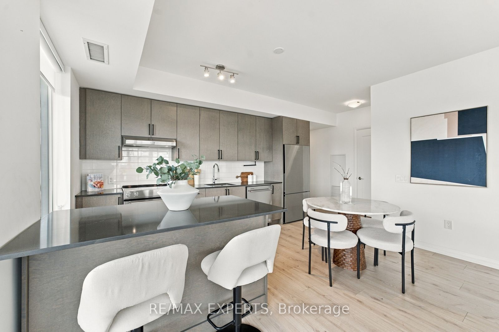 8960 Jane Street 224 Property Photo 11