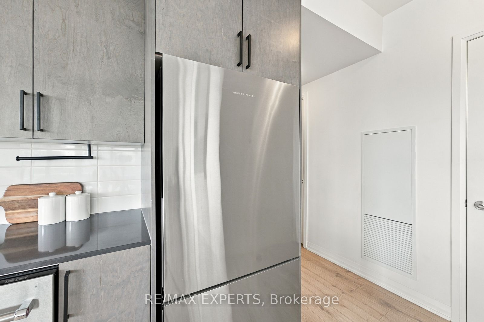8960 Jane Street 224 Property Photo 15