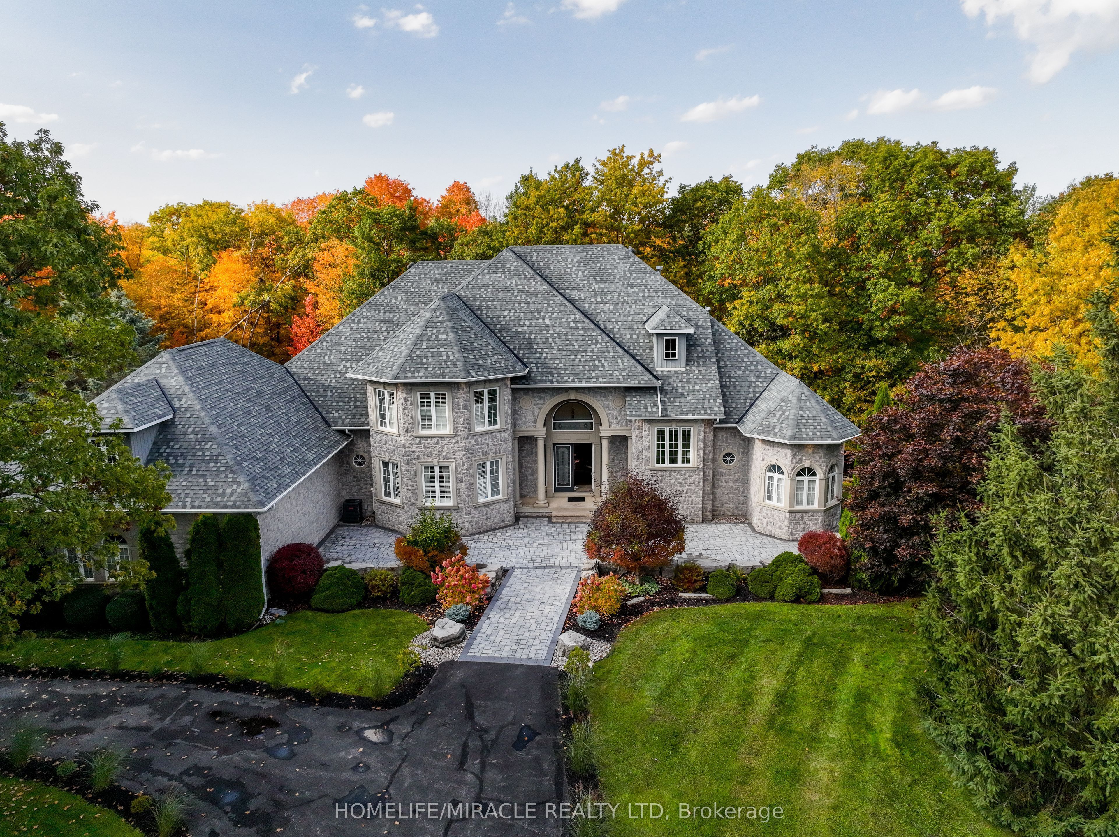 12 Deer Run Property Photo 1