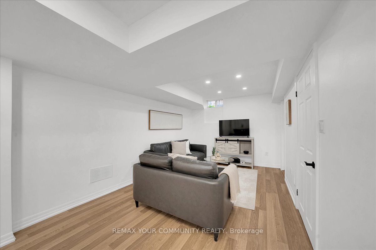 211 Landolfi Way Property Photo 44