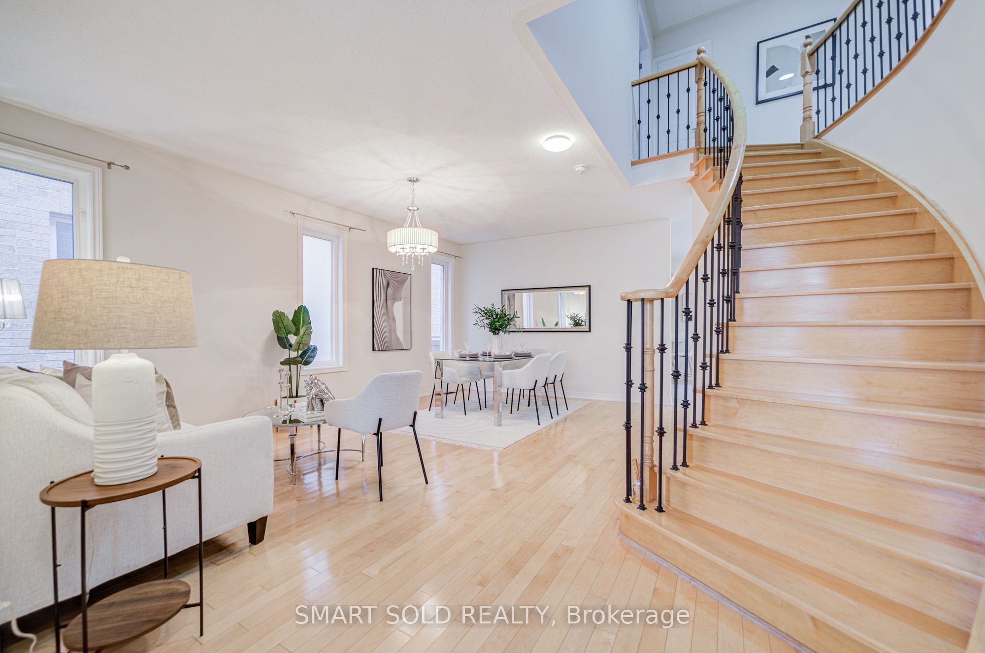 47 Township Avenue Property Photo 11