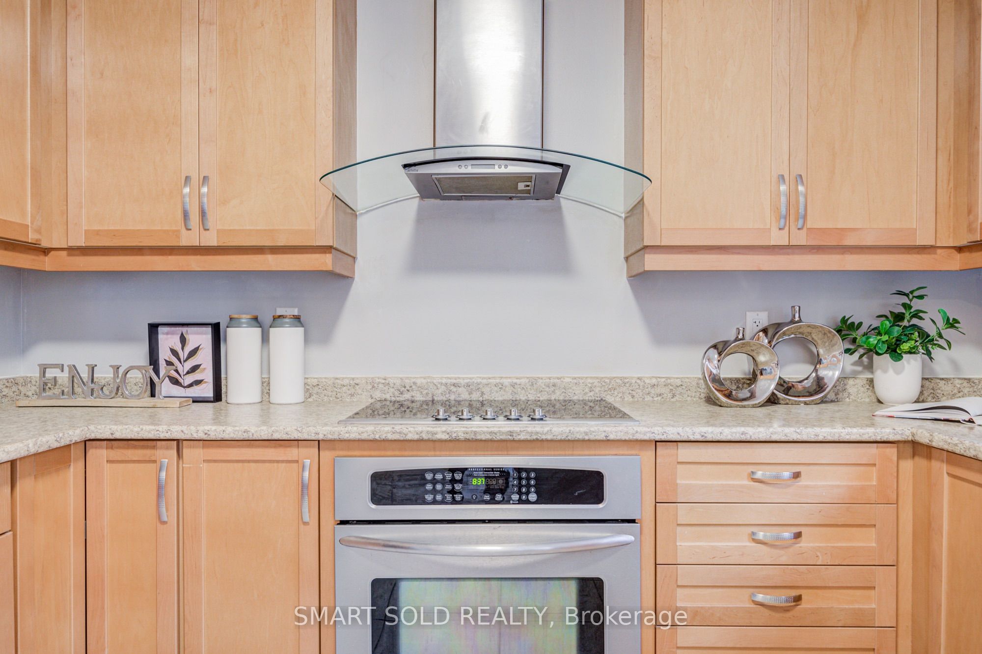 47 Township Avenue Property Photo 23
