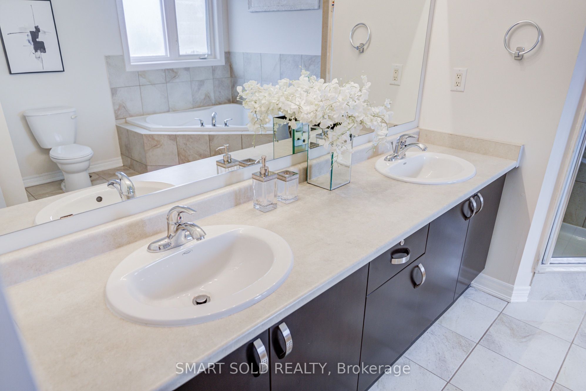 47 Township Avenue Property Photo 37