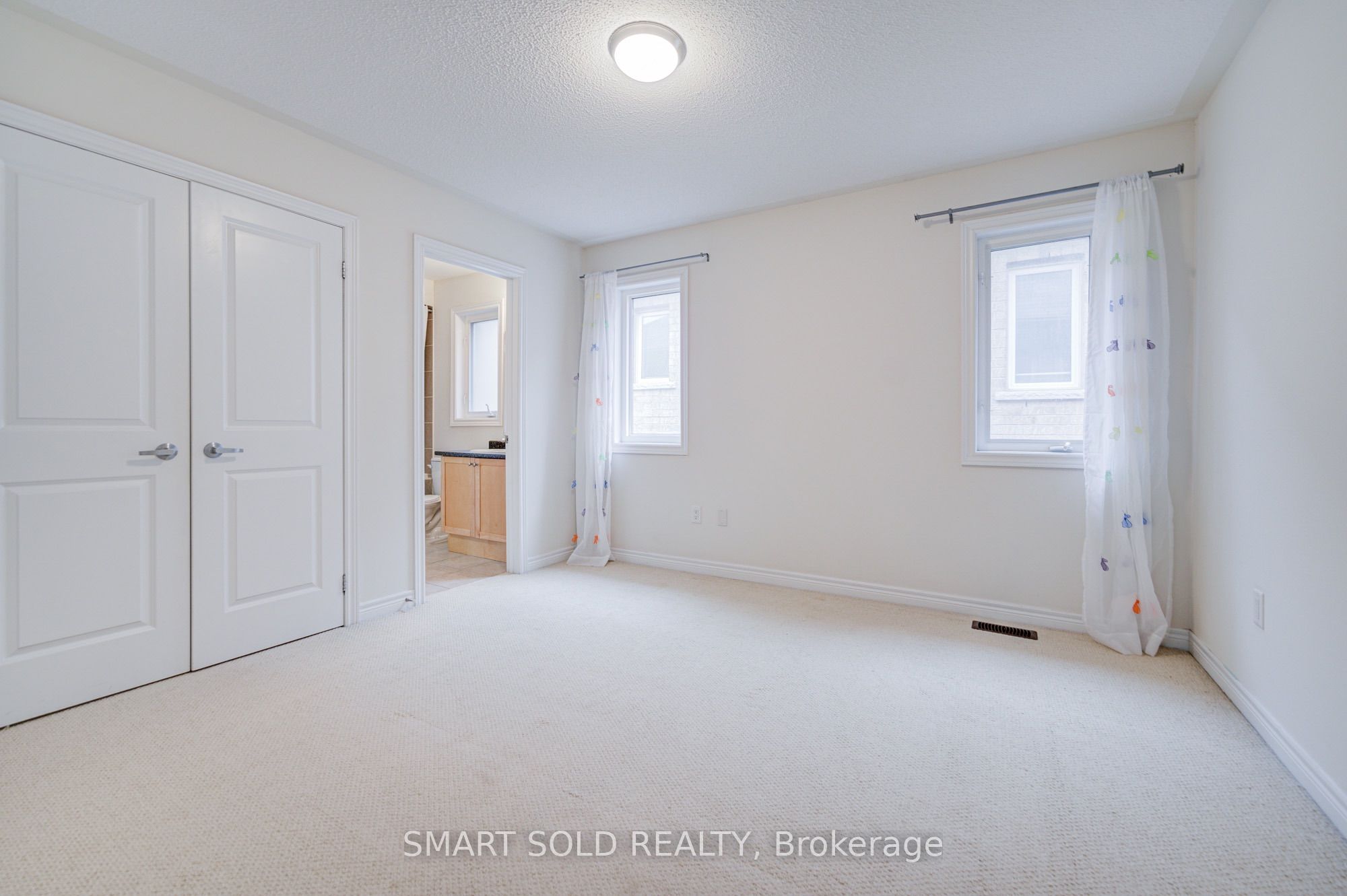 47 Township Avenue Property Photo 39
