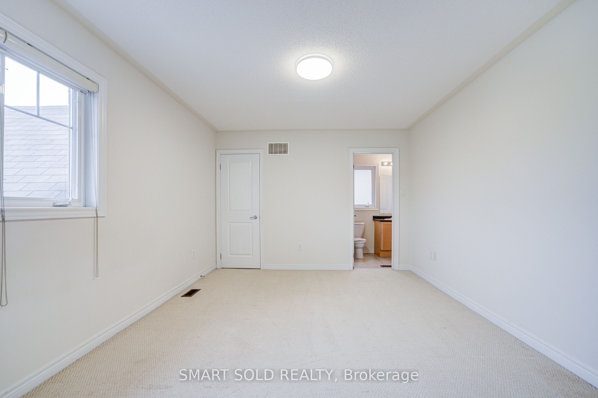 47 Township Avenue Property Photo 42