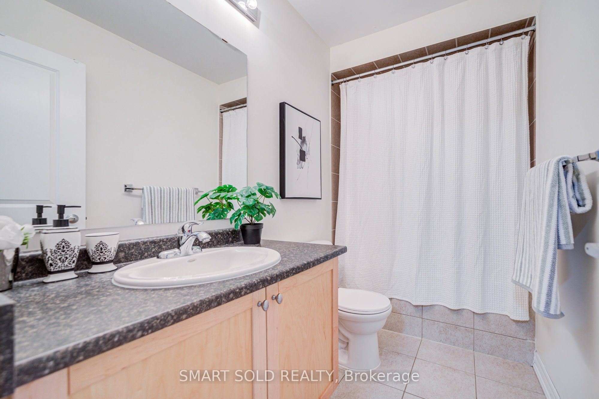 47 Township Avenue Property Photo 43