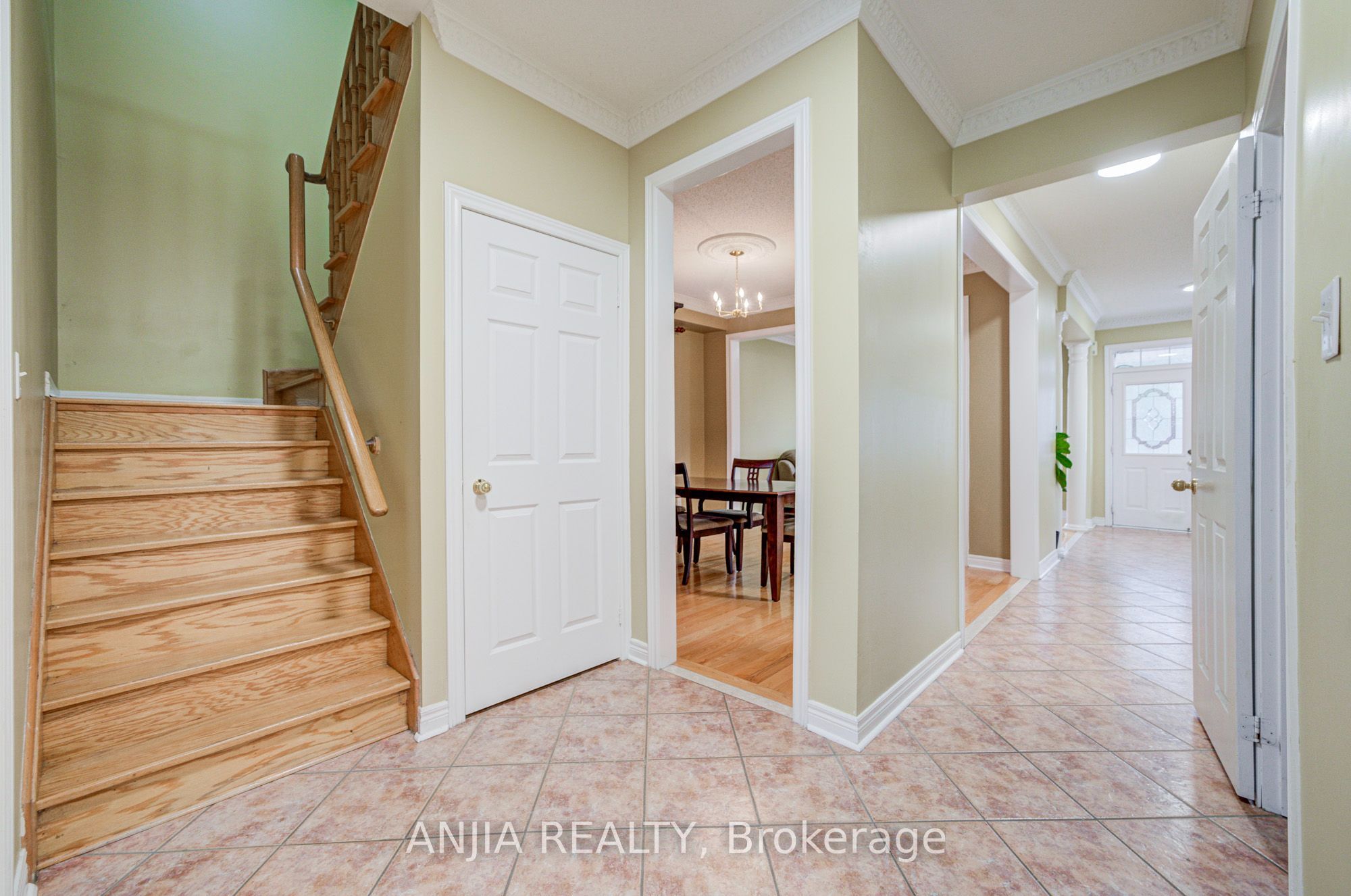 23 Ayhart Street E Property Photo 15