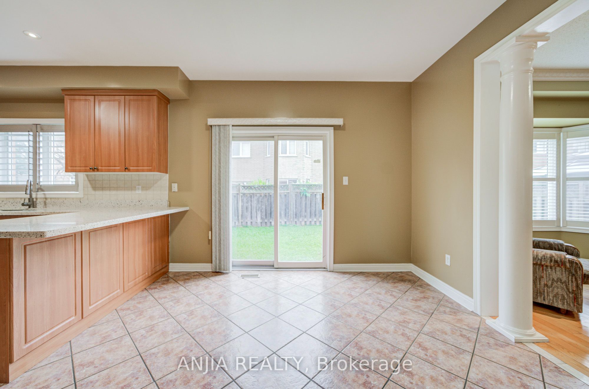 23 Ayhart Street E Property Photo 20