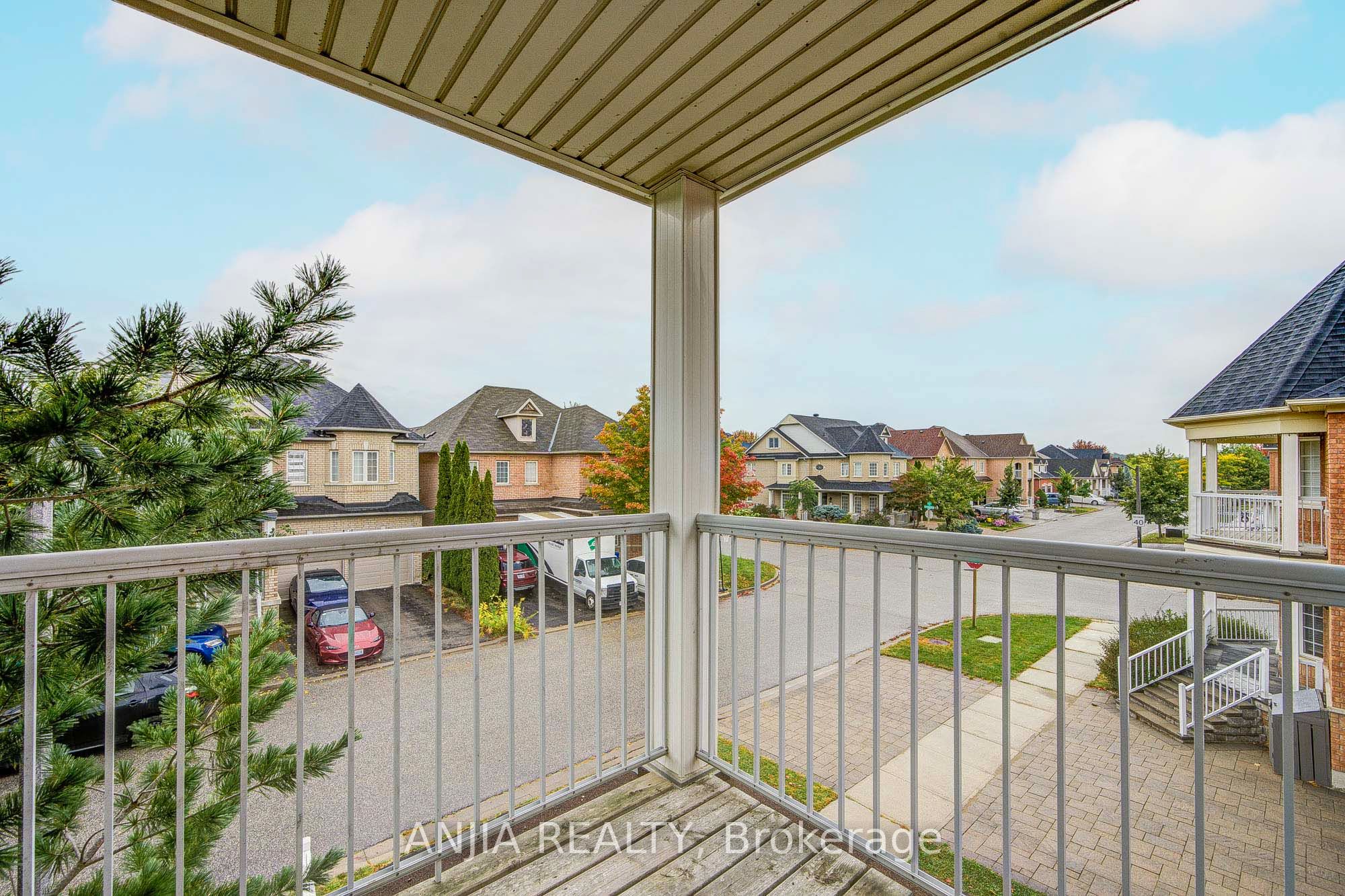 23 Ayhart Street E Property Photo 34