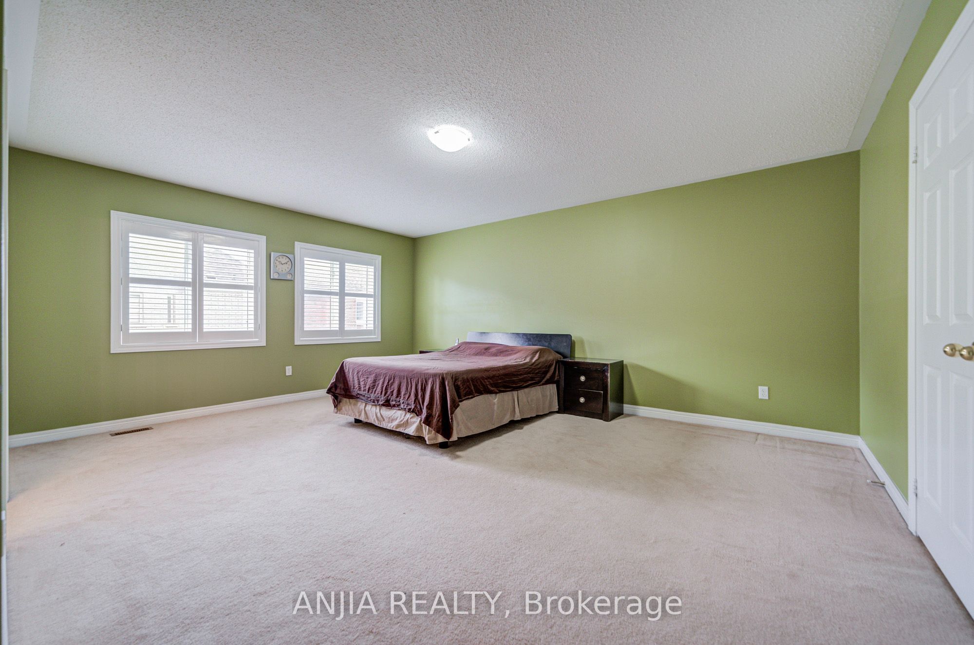 23 Ayhart Street E Property Photo 41