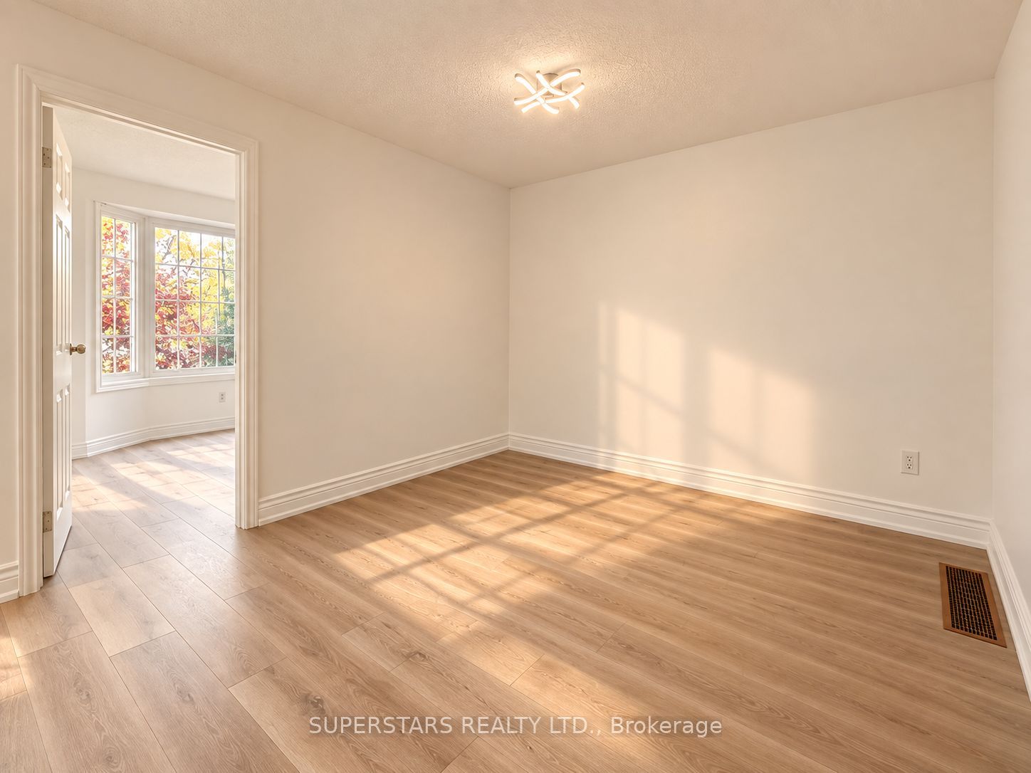 170 South Unionville Avenue Property Photo 4
