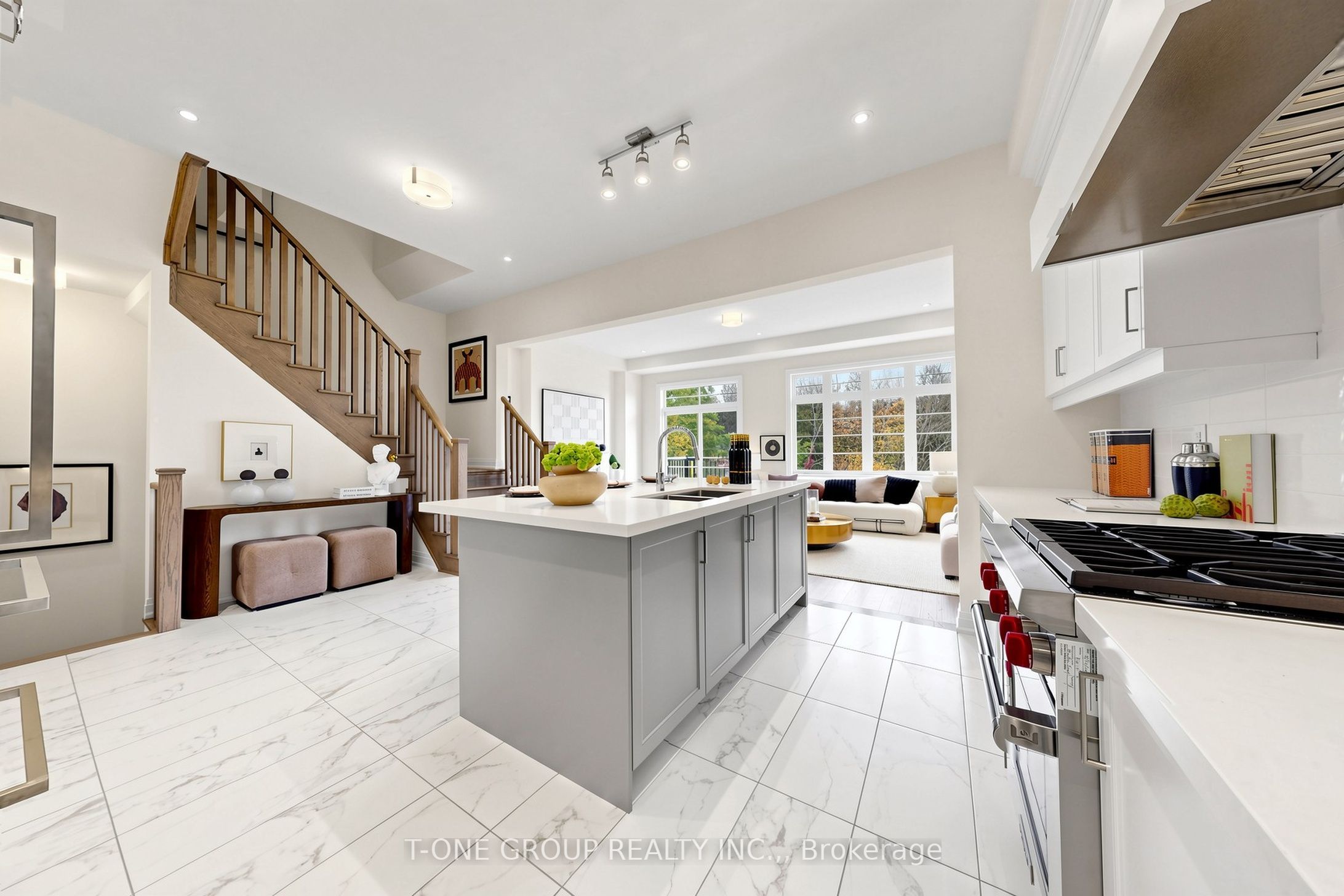 75 West Village Lane Property Photo 7