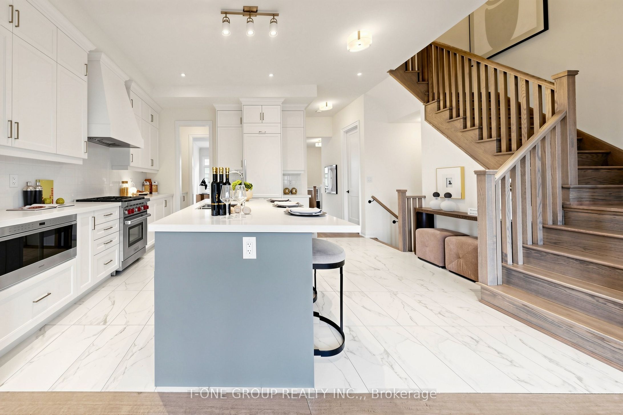 75 West Village Lane Property Photo 11