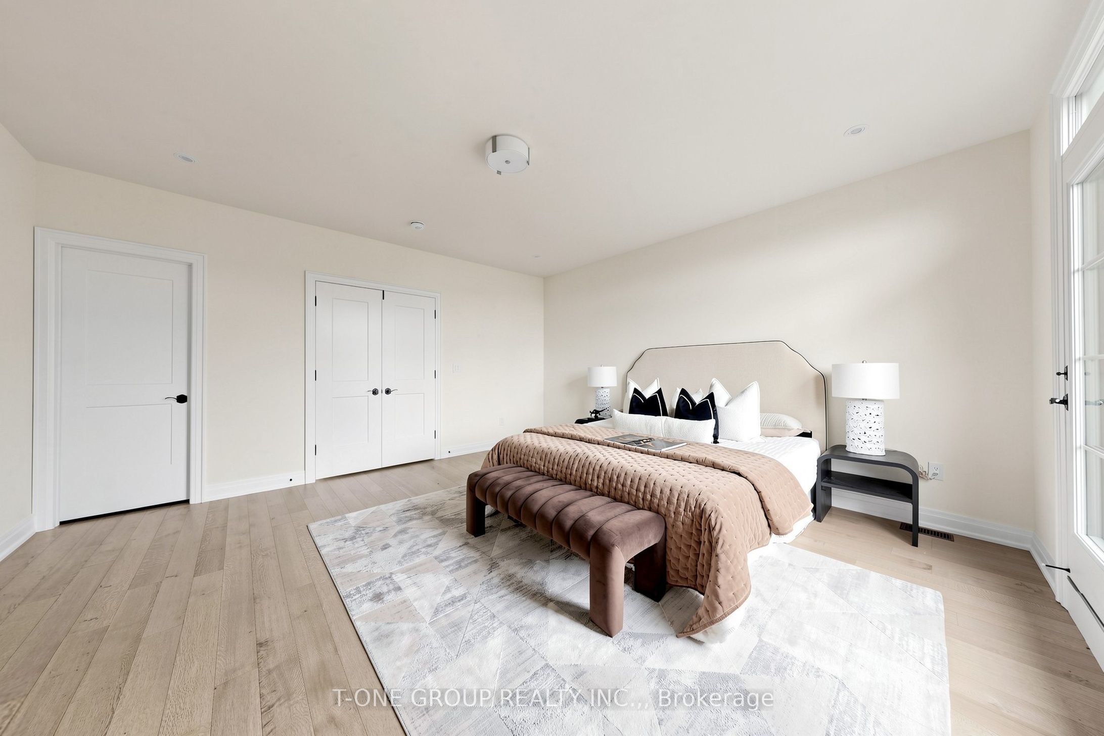 75 West Village Lane Property Photo 34
