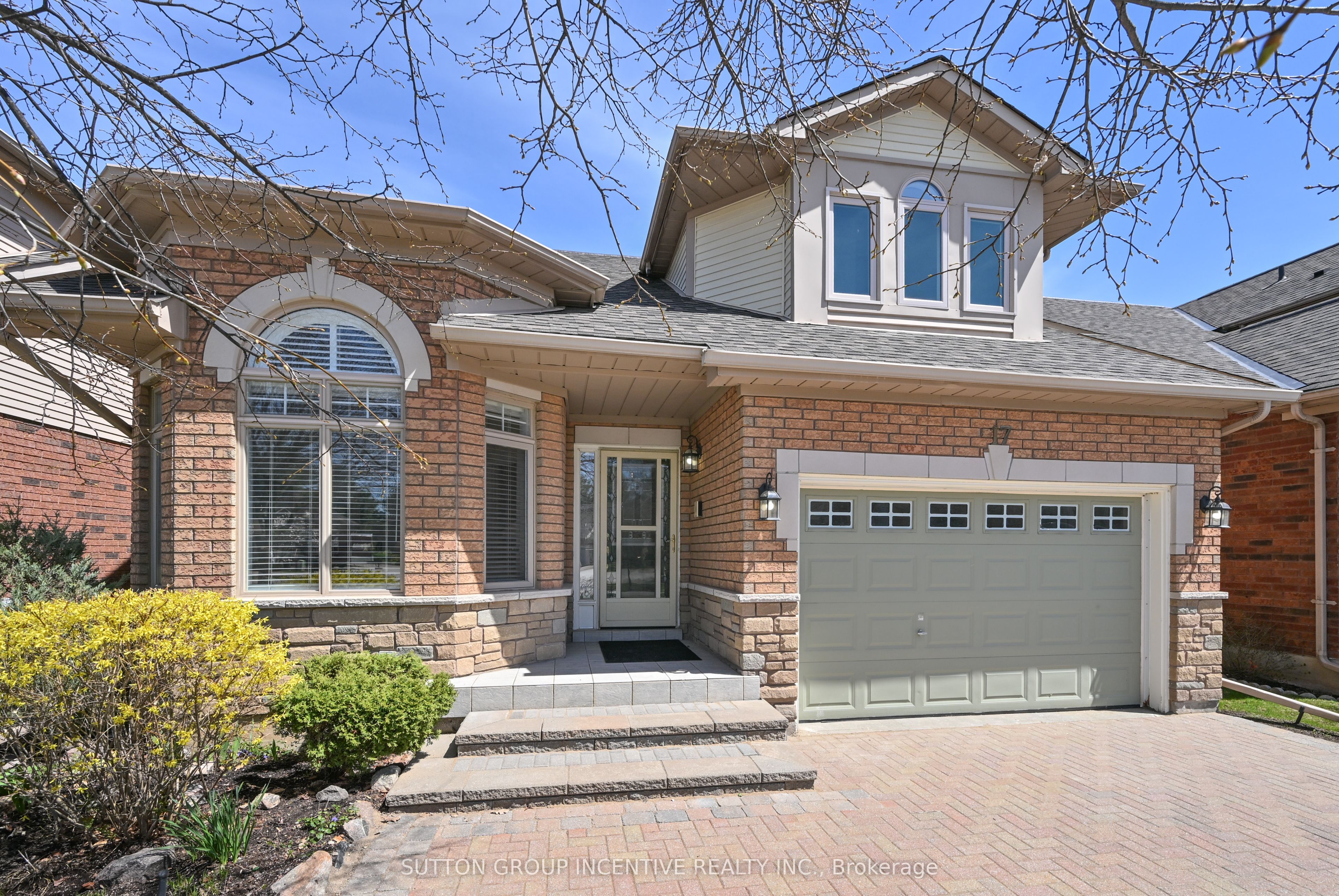 17 Sunset Boulevard Property Photo 2