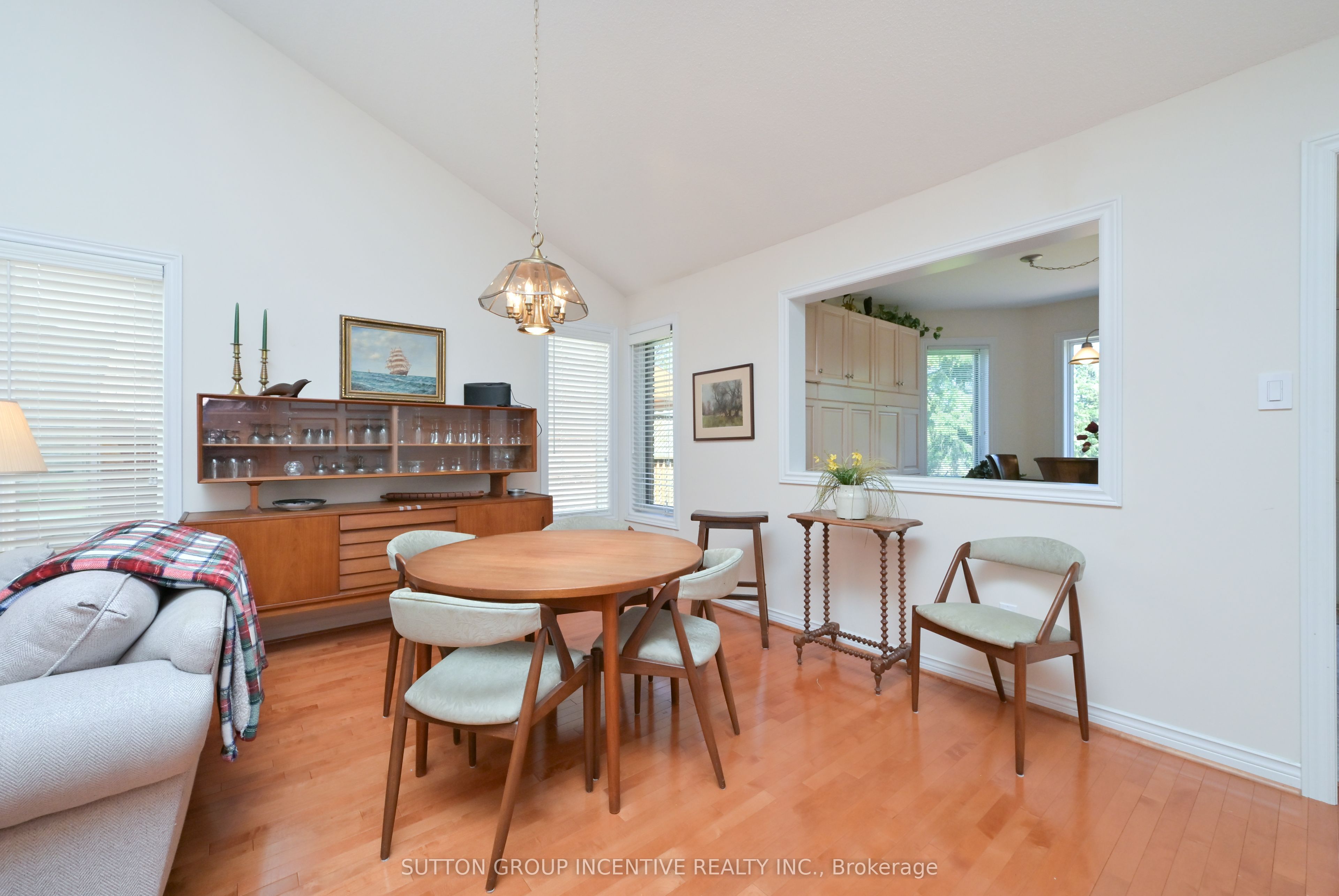 17 Sunset Boulevard Property Photo 6