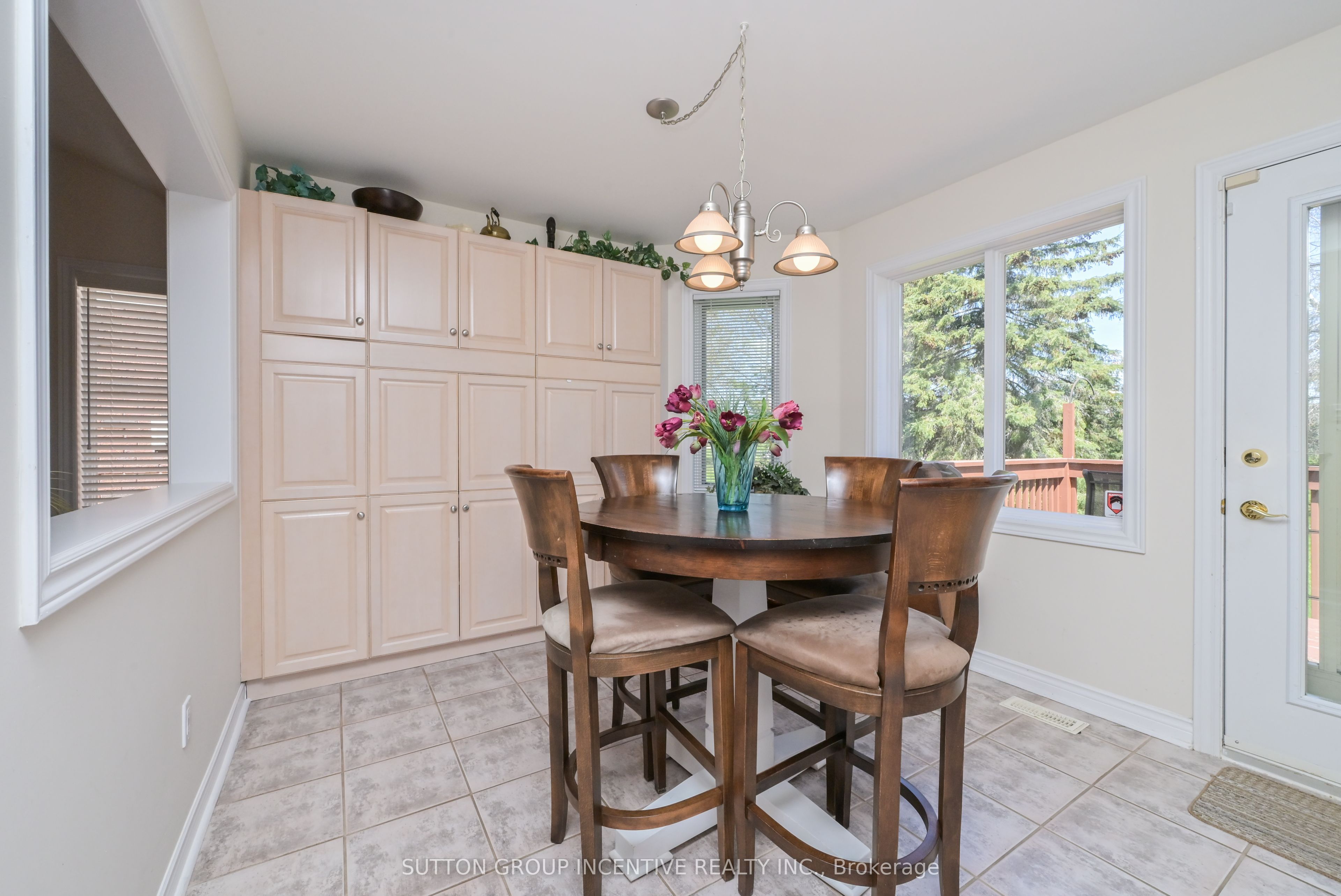 17 Sunset Boulevard Property Photo 8