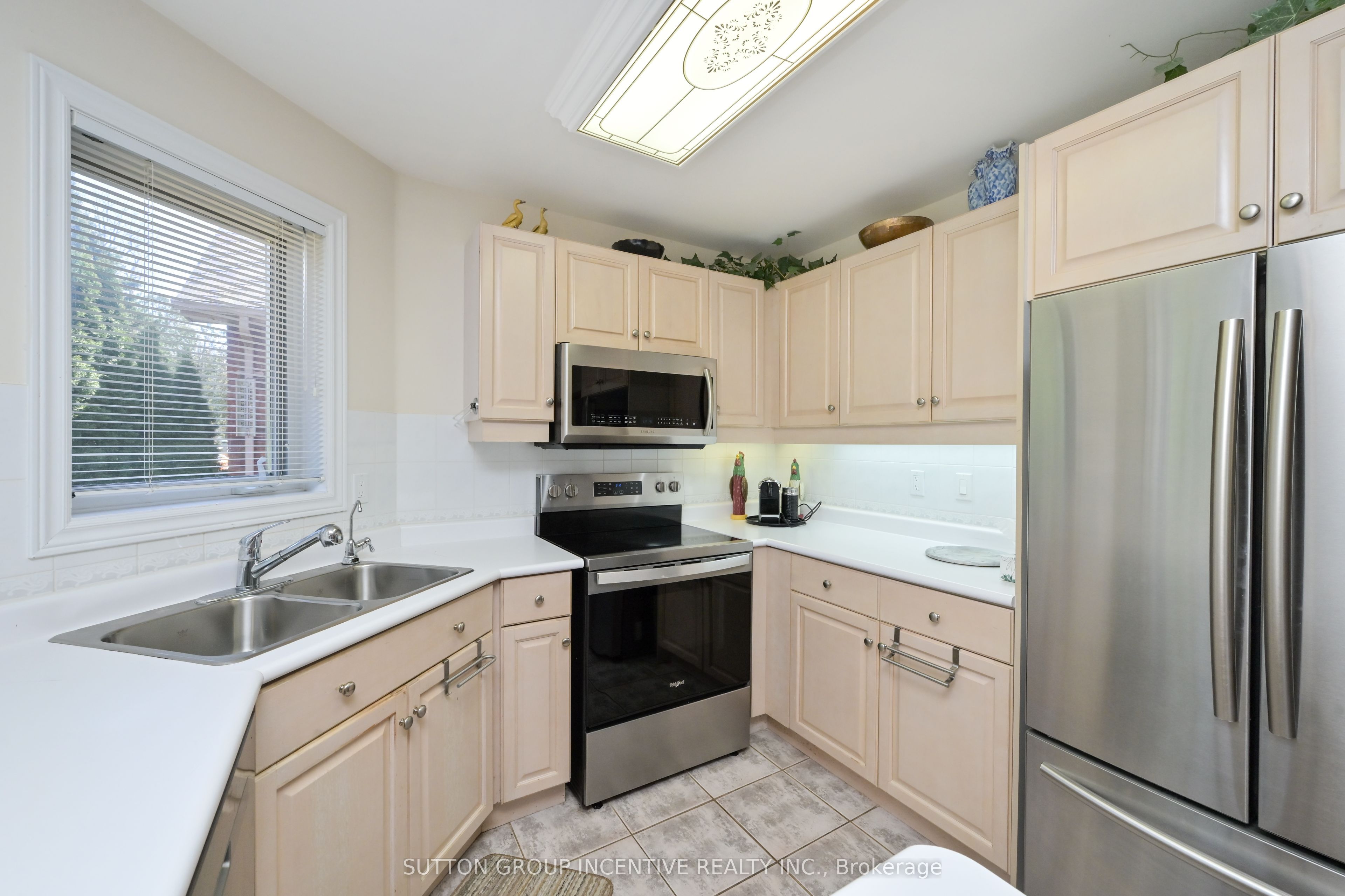 17 Sunset Boulevard Property Photo 11