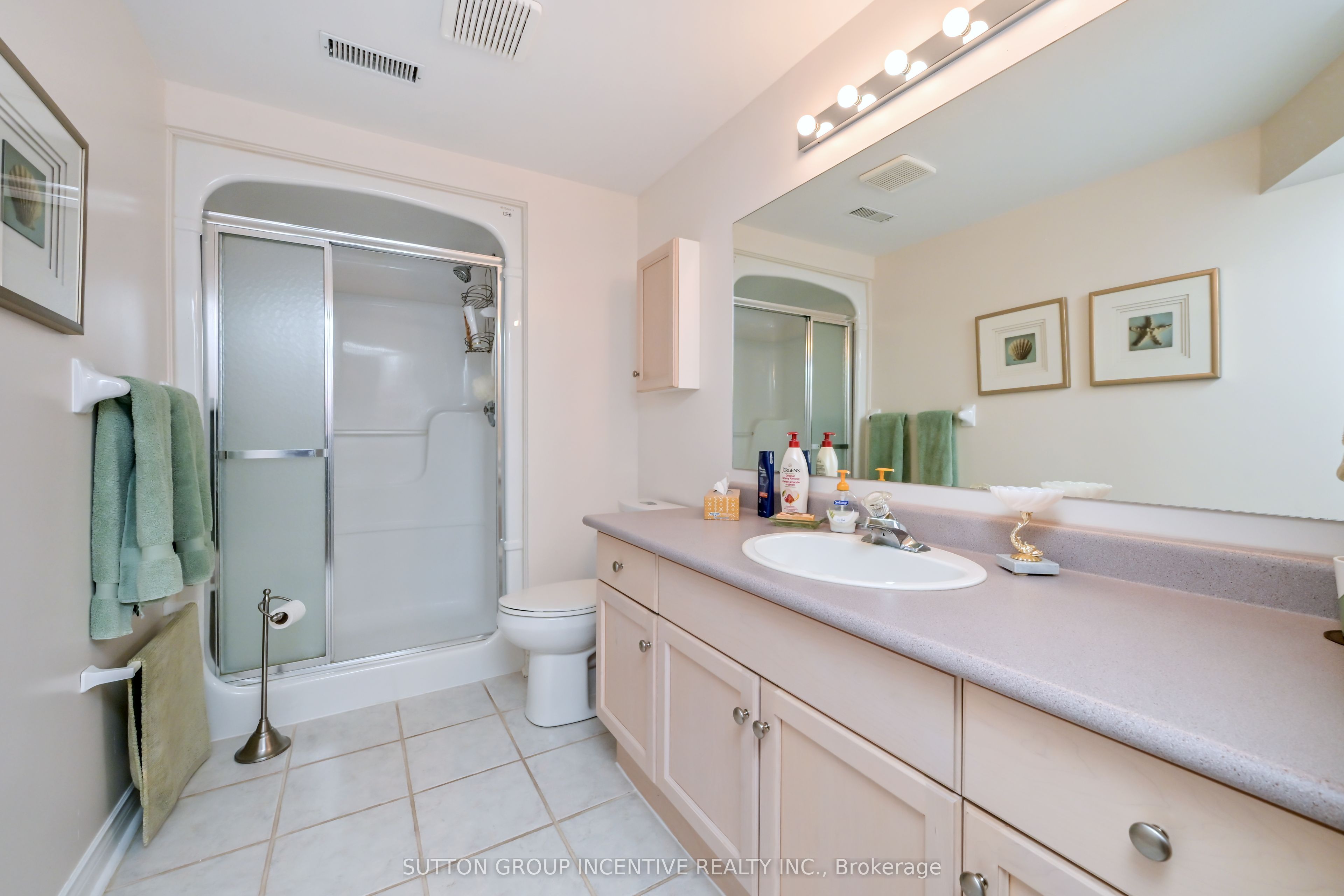 17 Sunset Boulevard Property Photo 28