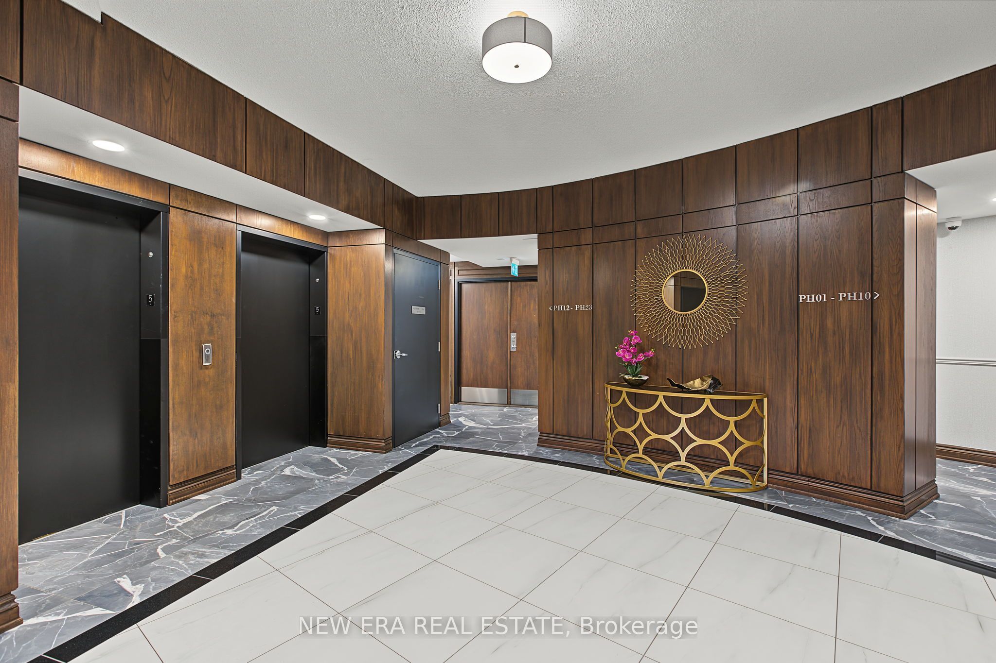 8201 Islington Avenue Ph20 Property Photo 4